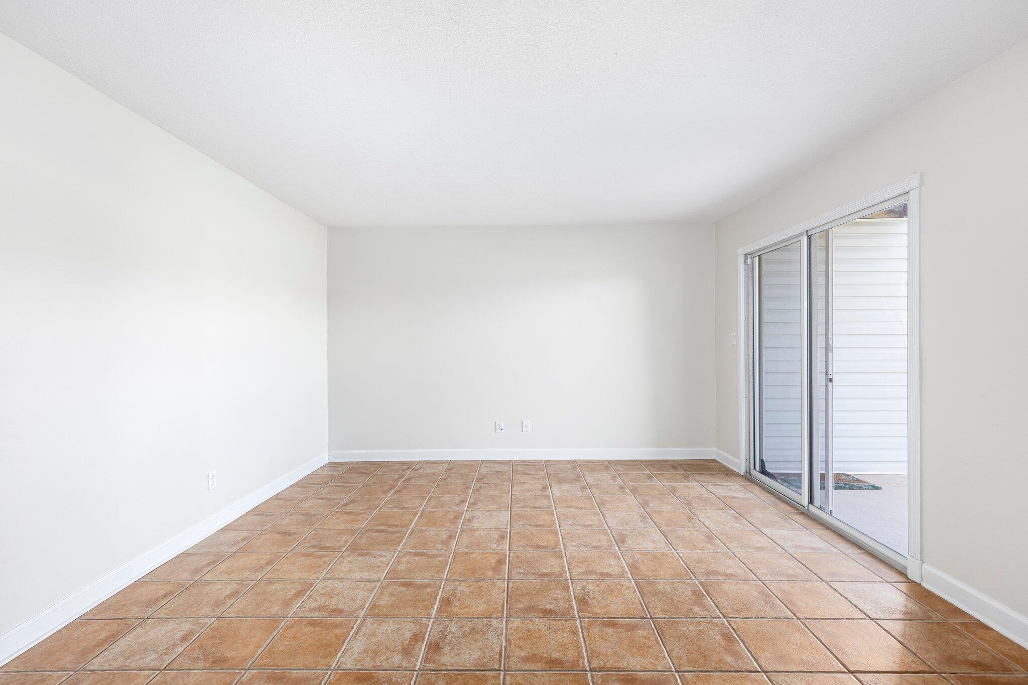 FINISTERRA CONDO - Residential