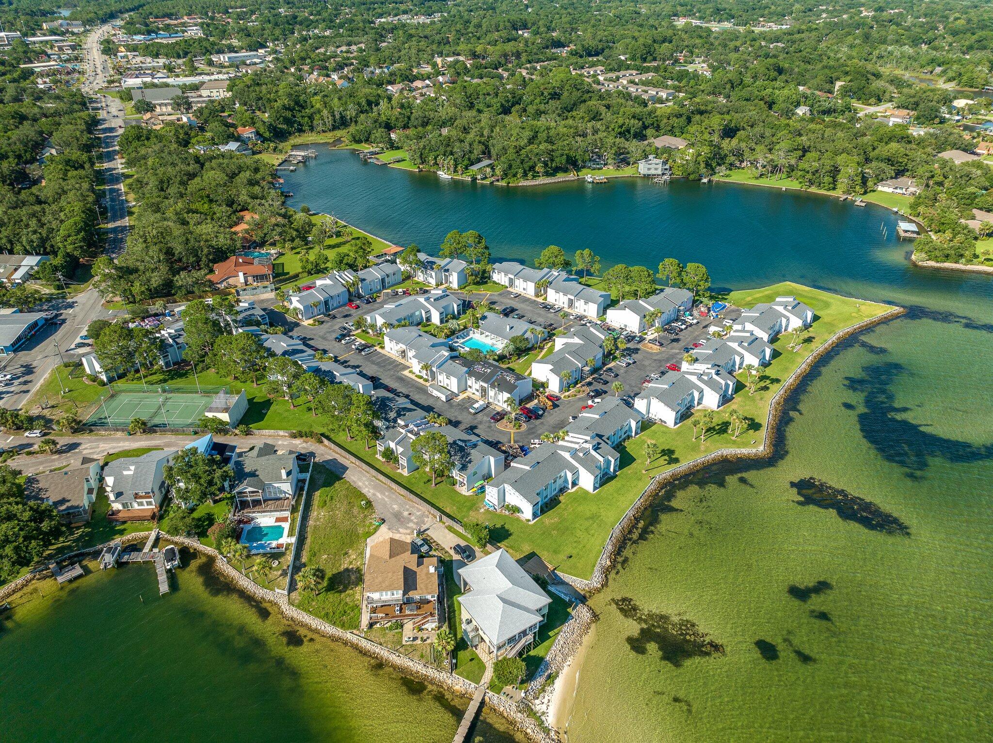 FINISTERRA CONDO - Residential