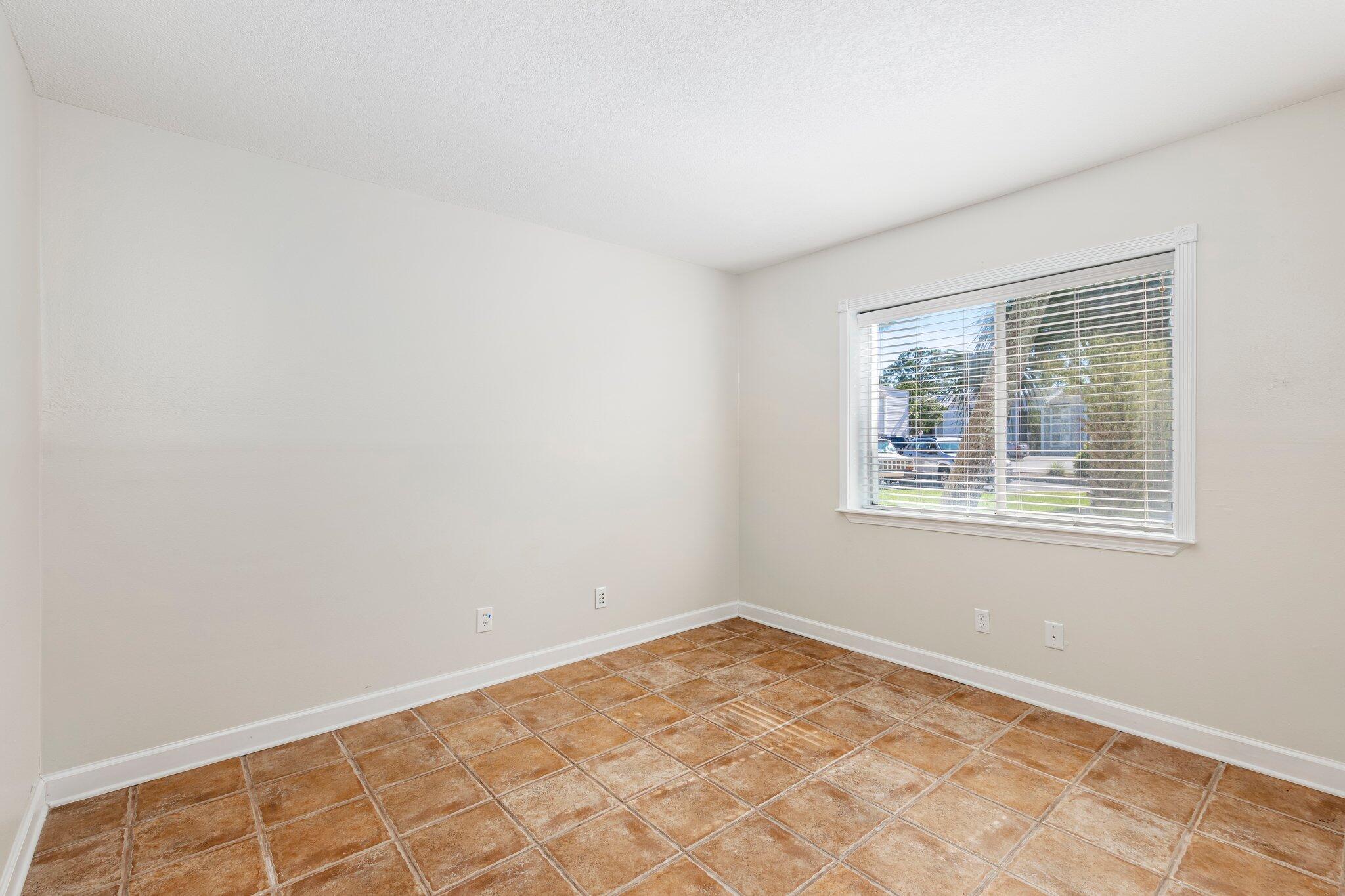 FINISTERRA CONDO - Residential