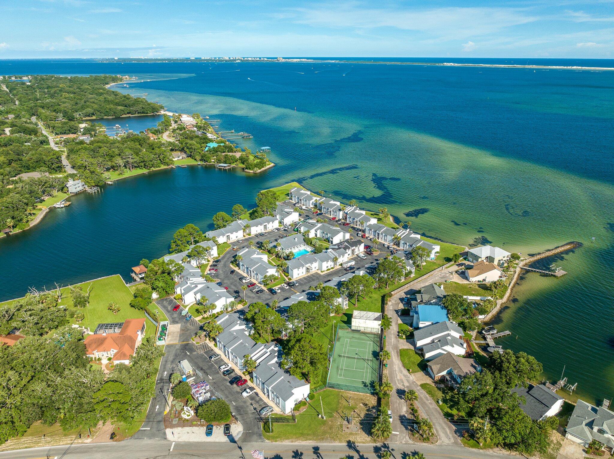 FINISTERRA CONDO - Residential