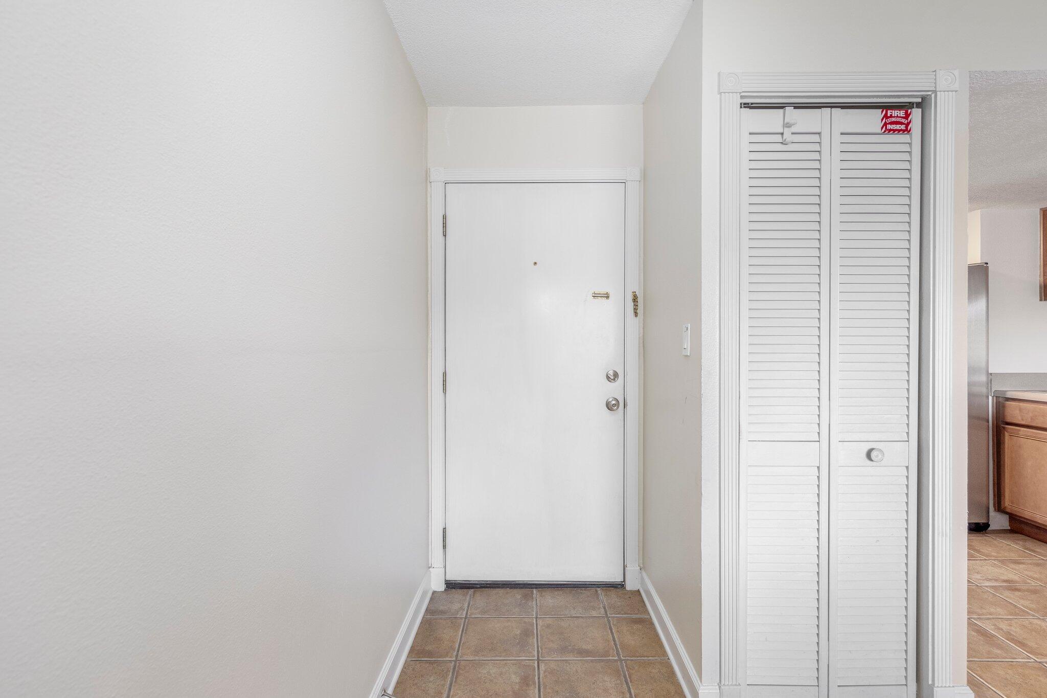 FINISTERRA CONDO - Residential