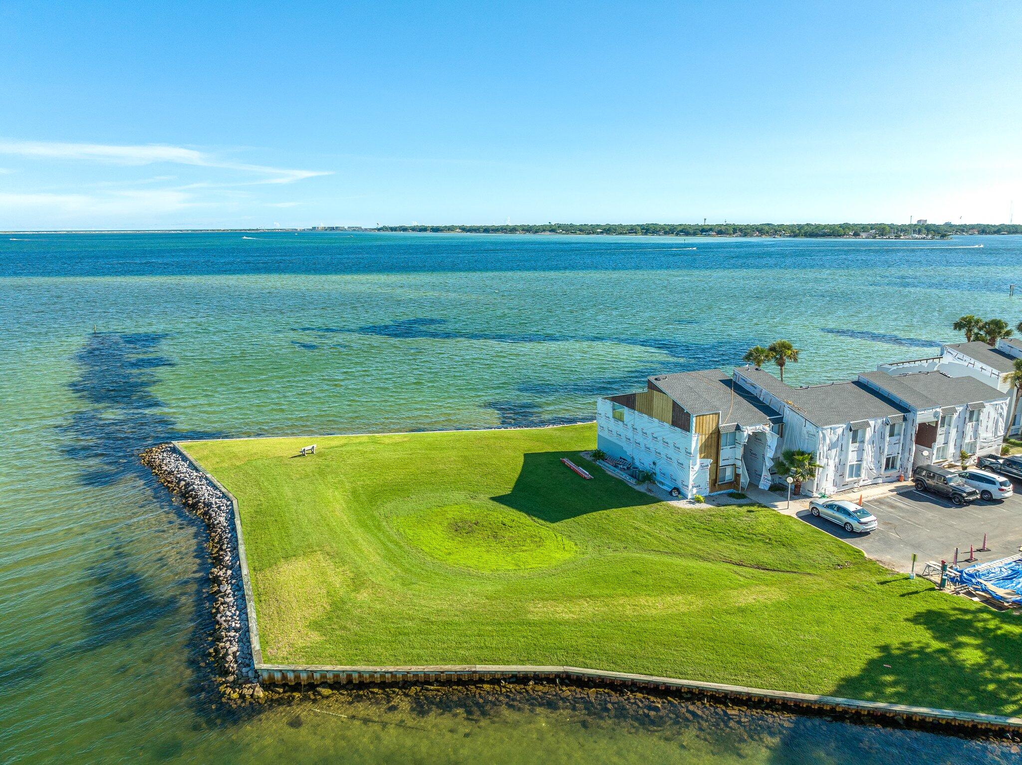 FINISTERRA CONDO - Residential