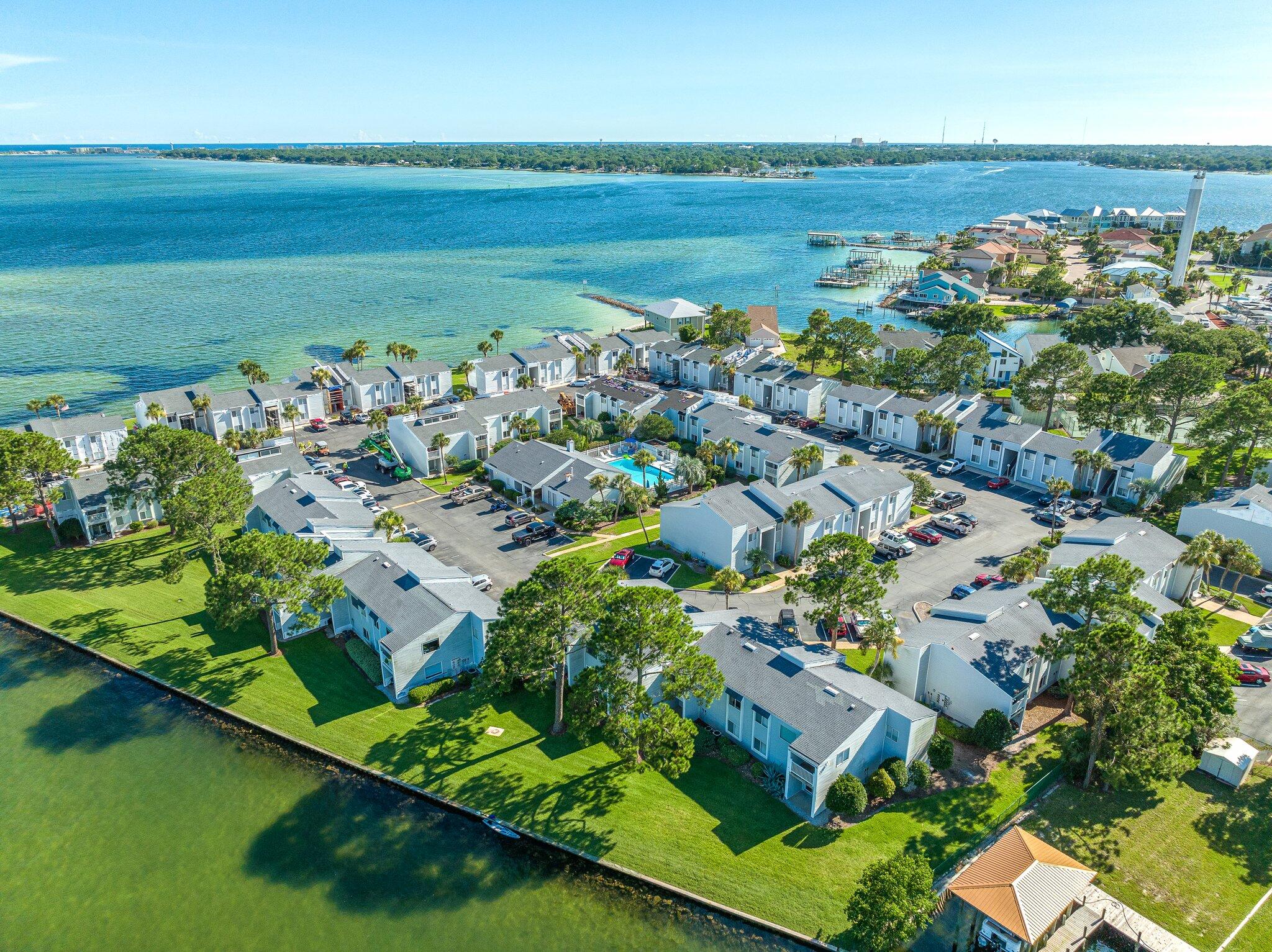 FINISTERRA CONDO - Residential