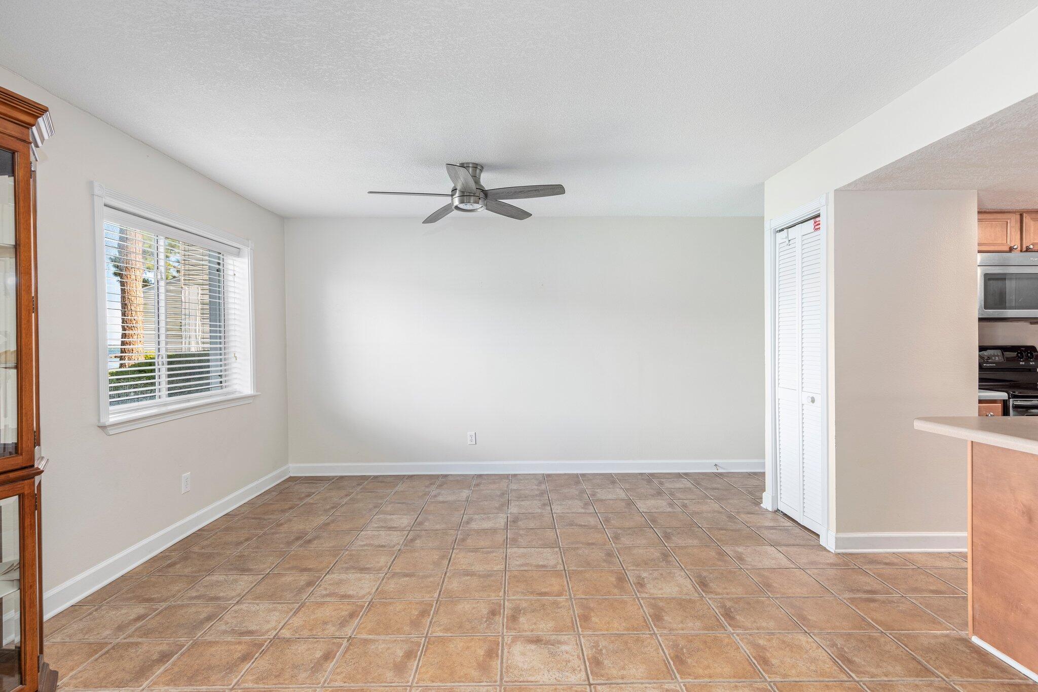 FINISTERRA CONDO - Residential