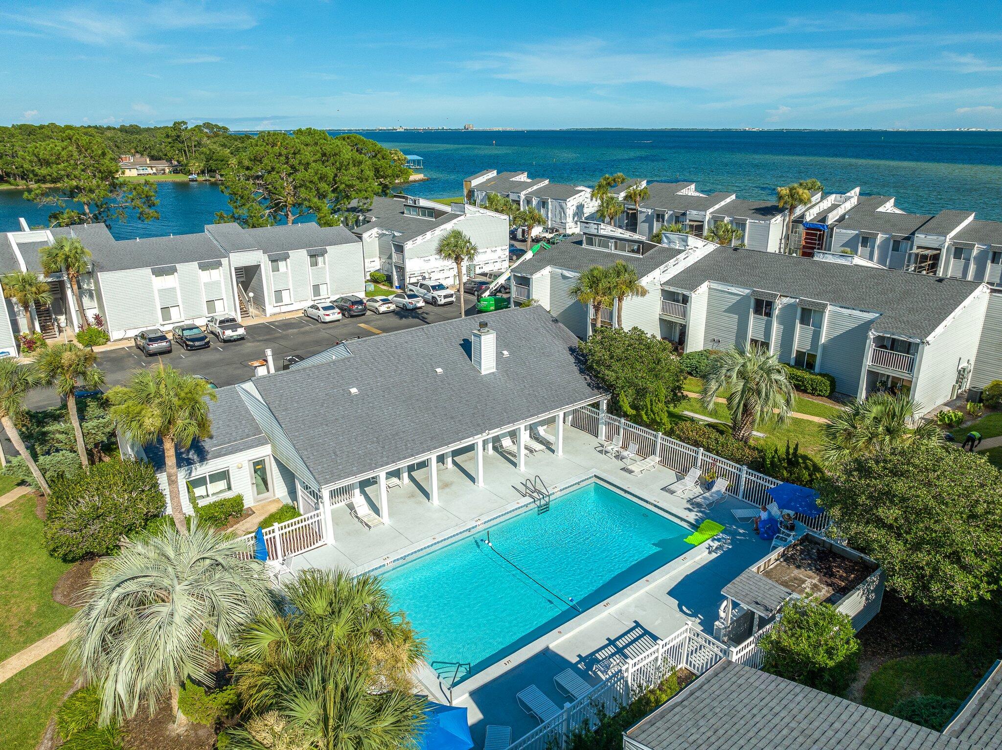 FINISTERRA CONDO - Residential