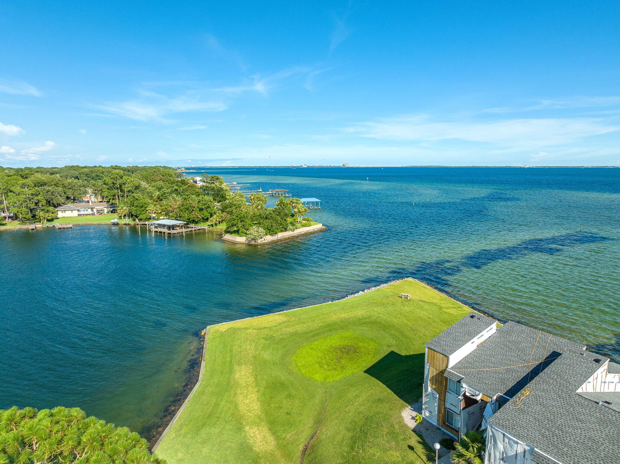 FINISTERRA CONDO - Residential