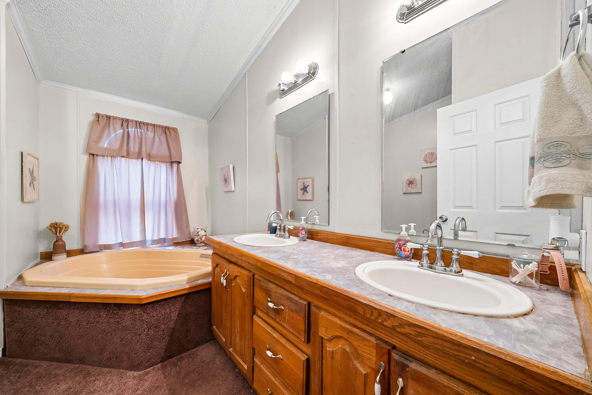 SPRING HILL ESTATES - Residential