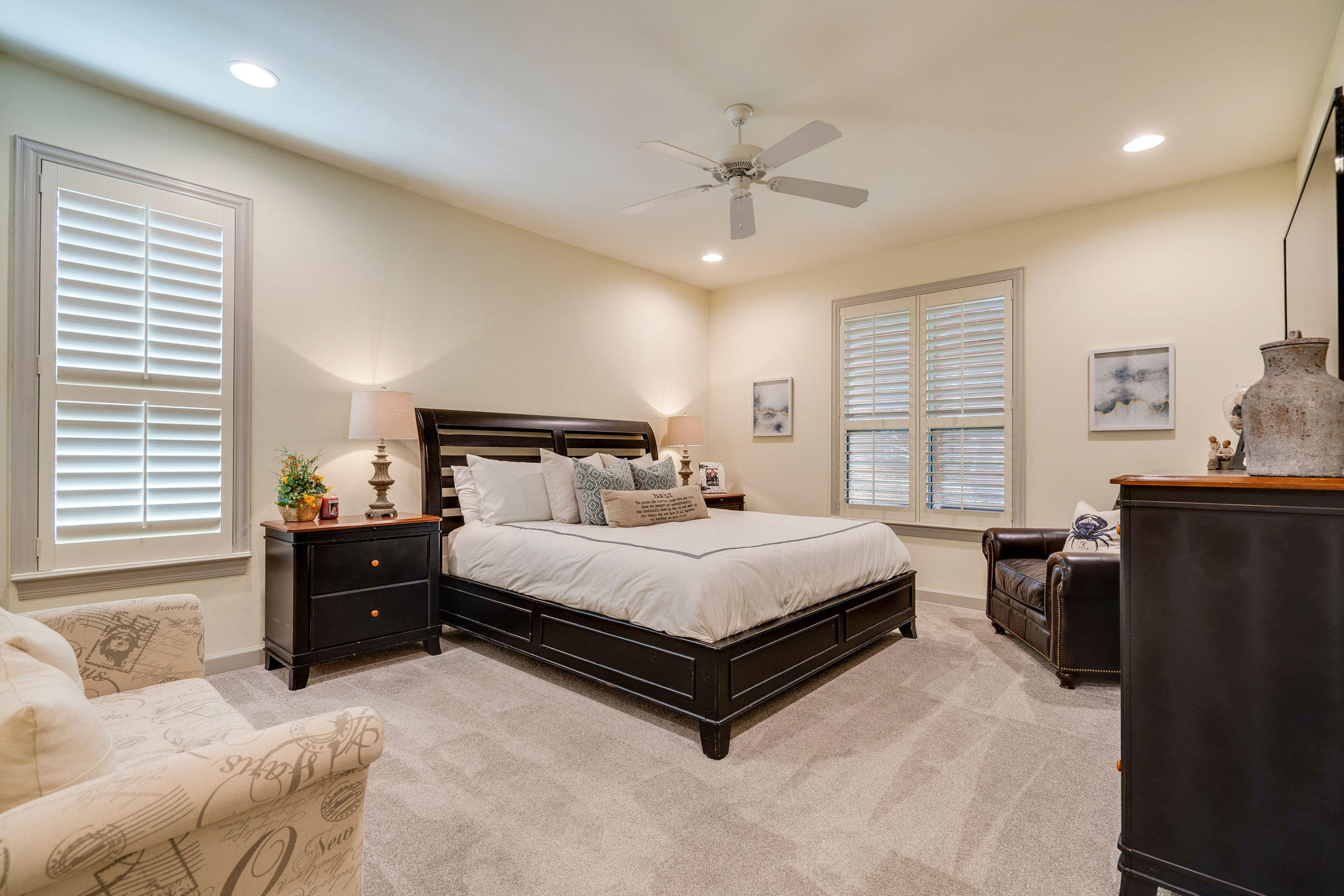 CRYSTAL LAKE - Residential