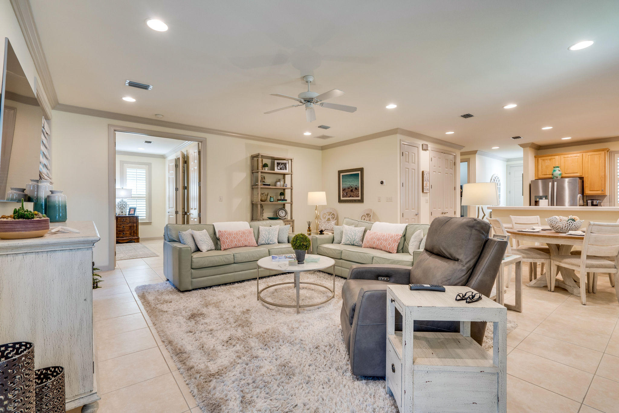 CRYSTAL LAKE - Residential