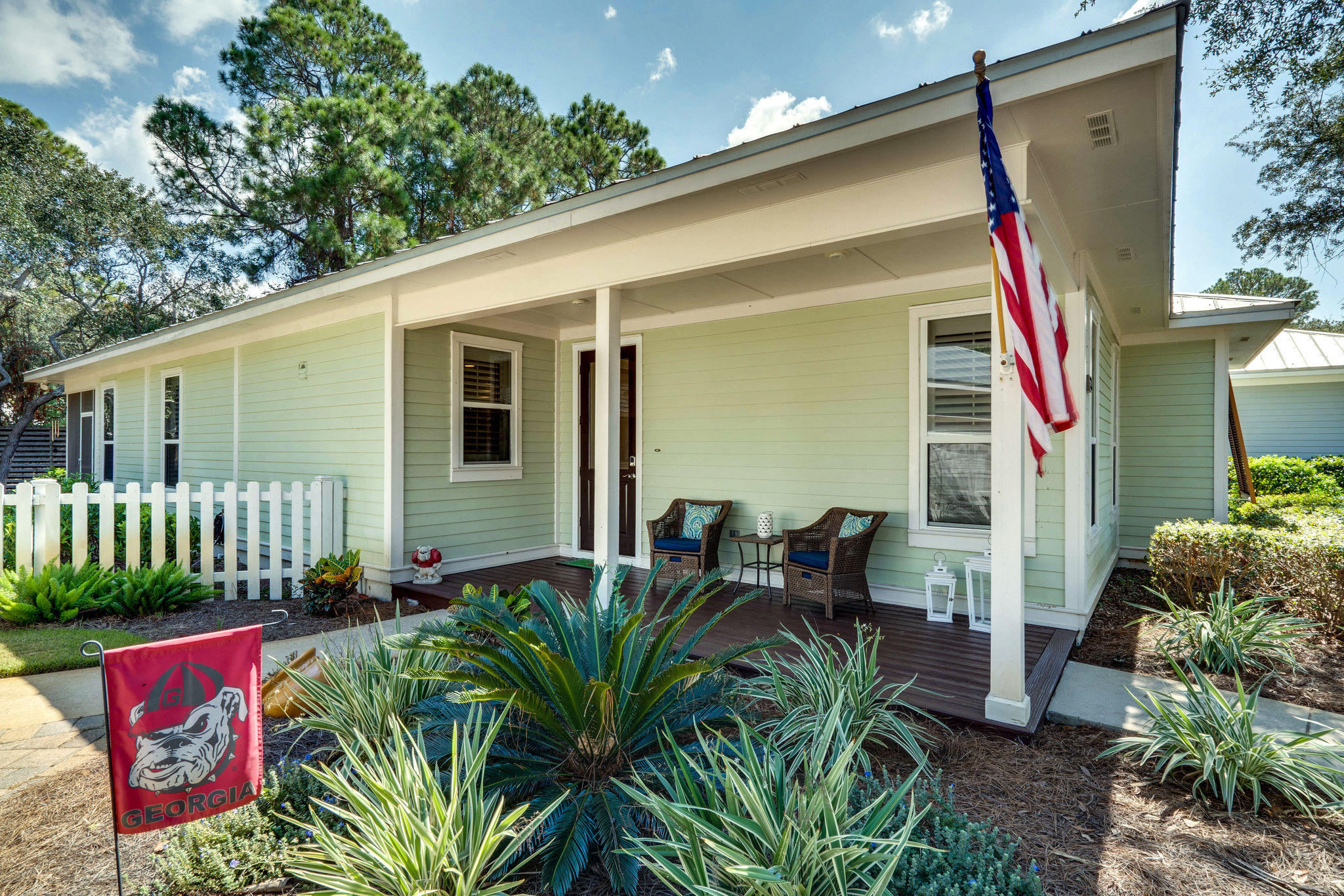 CRYSTAL LAKE - Residential