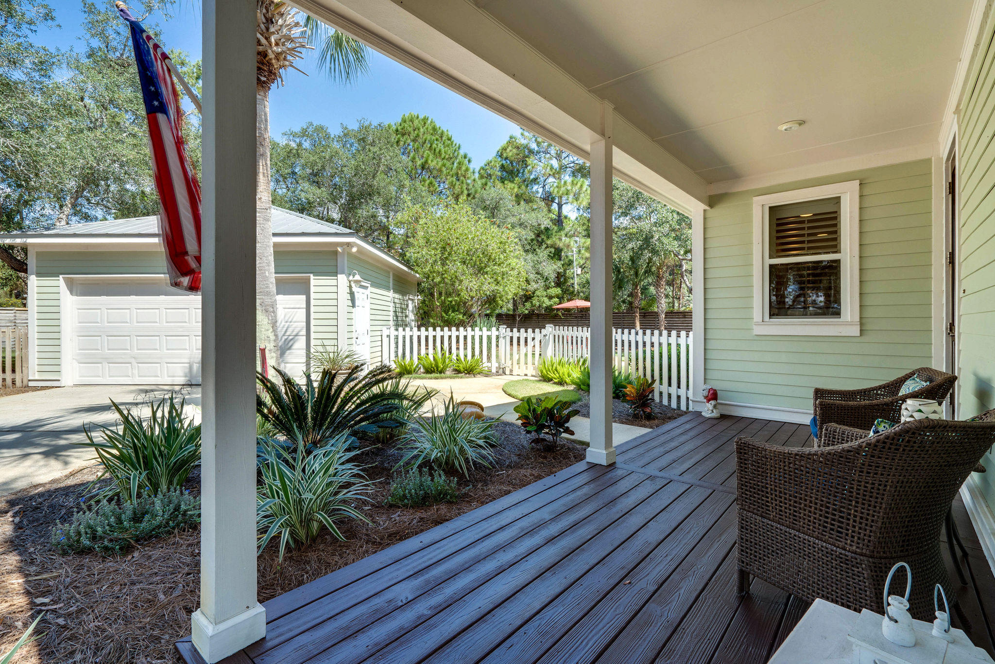 CRYSTAL LAKE - Residential