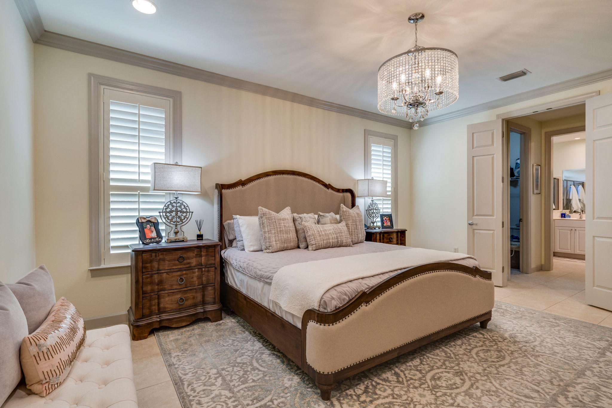 CRYSTAL LAKE - Residential