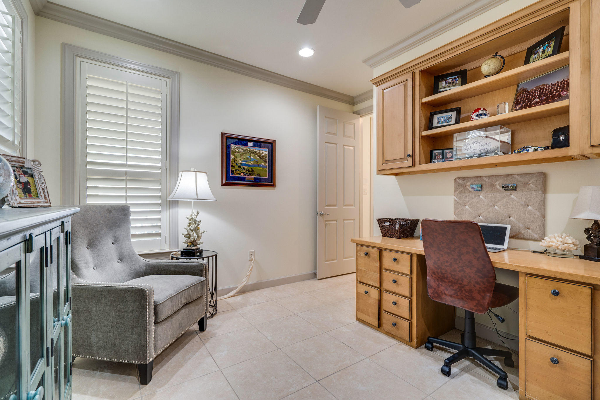 CRYSTAL LAKE - Residential