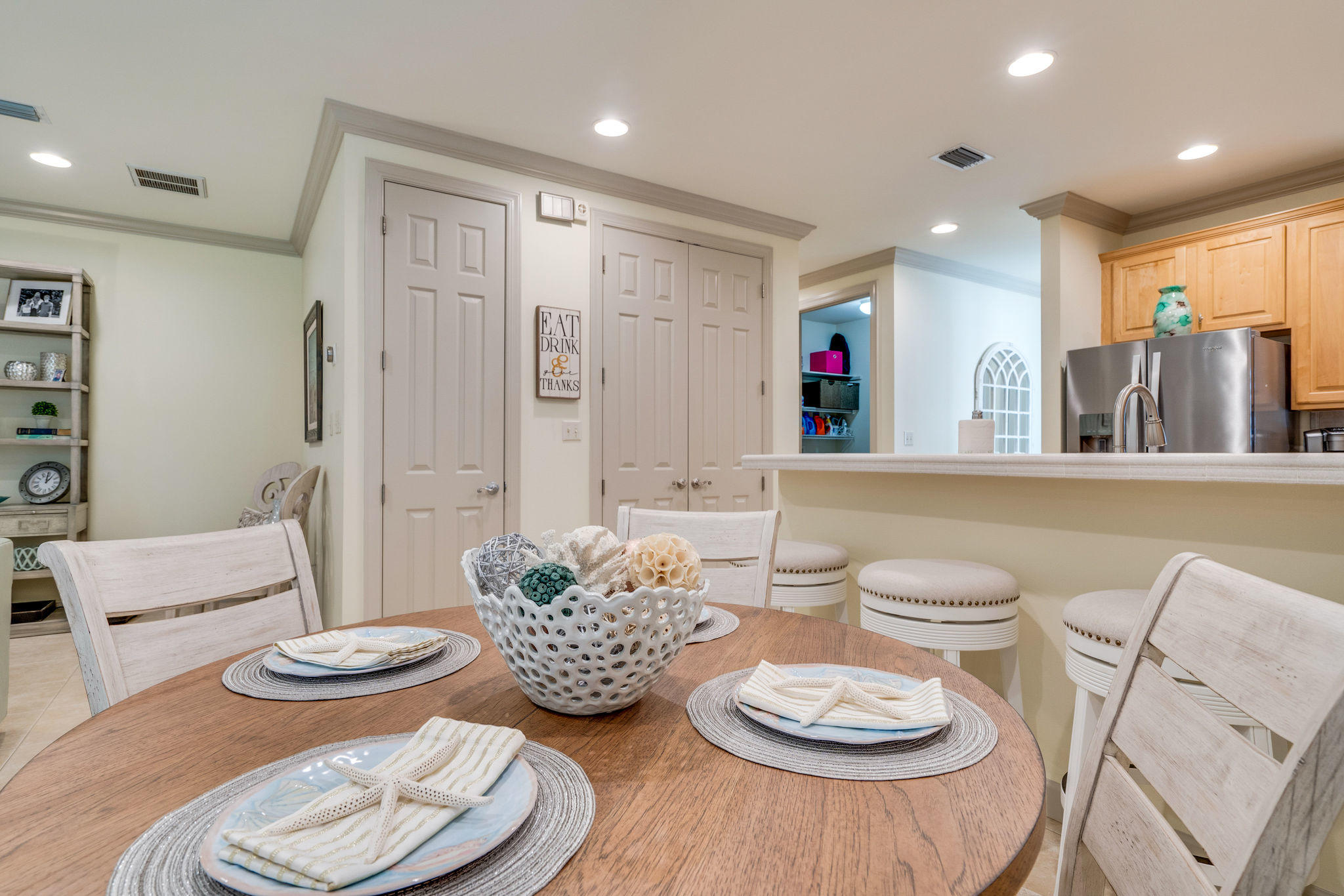 CRYSTAL LAKE - Residential