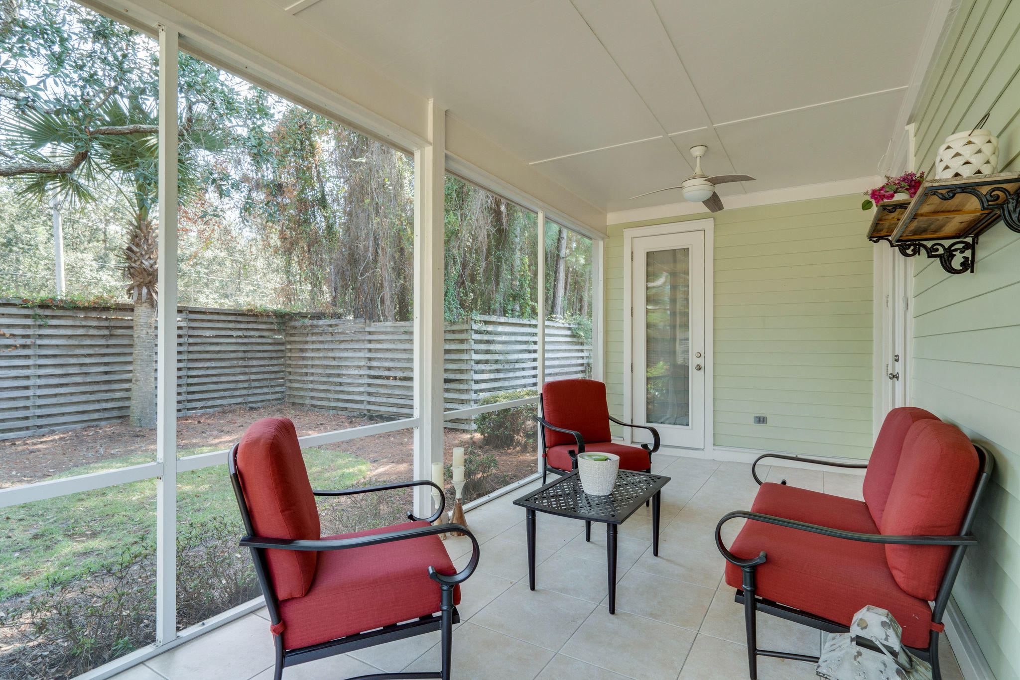 CRYSTAL LAKE - Residential