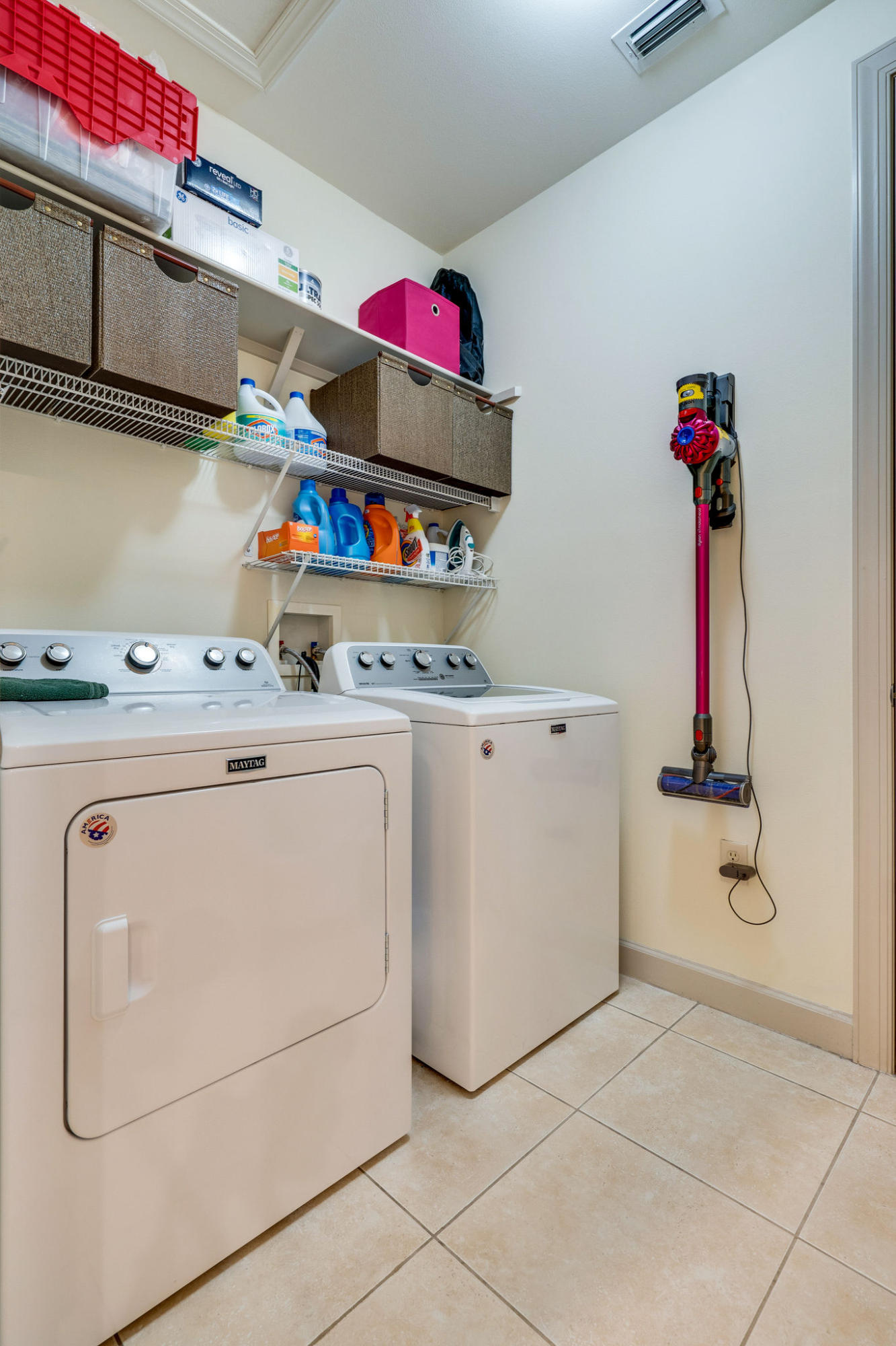 CRYSTAL LAKE - Residential