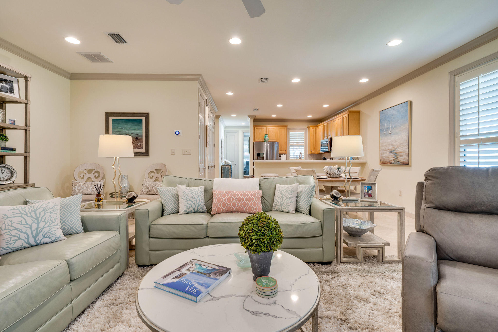 CRYSTAL LAKE - Residential