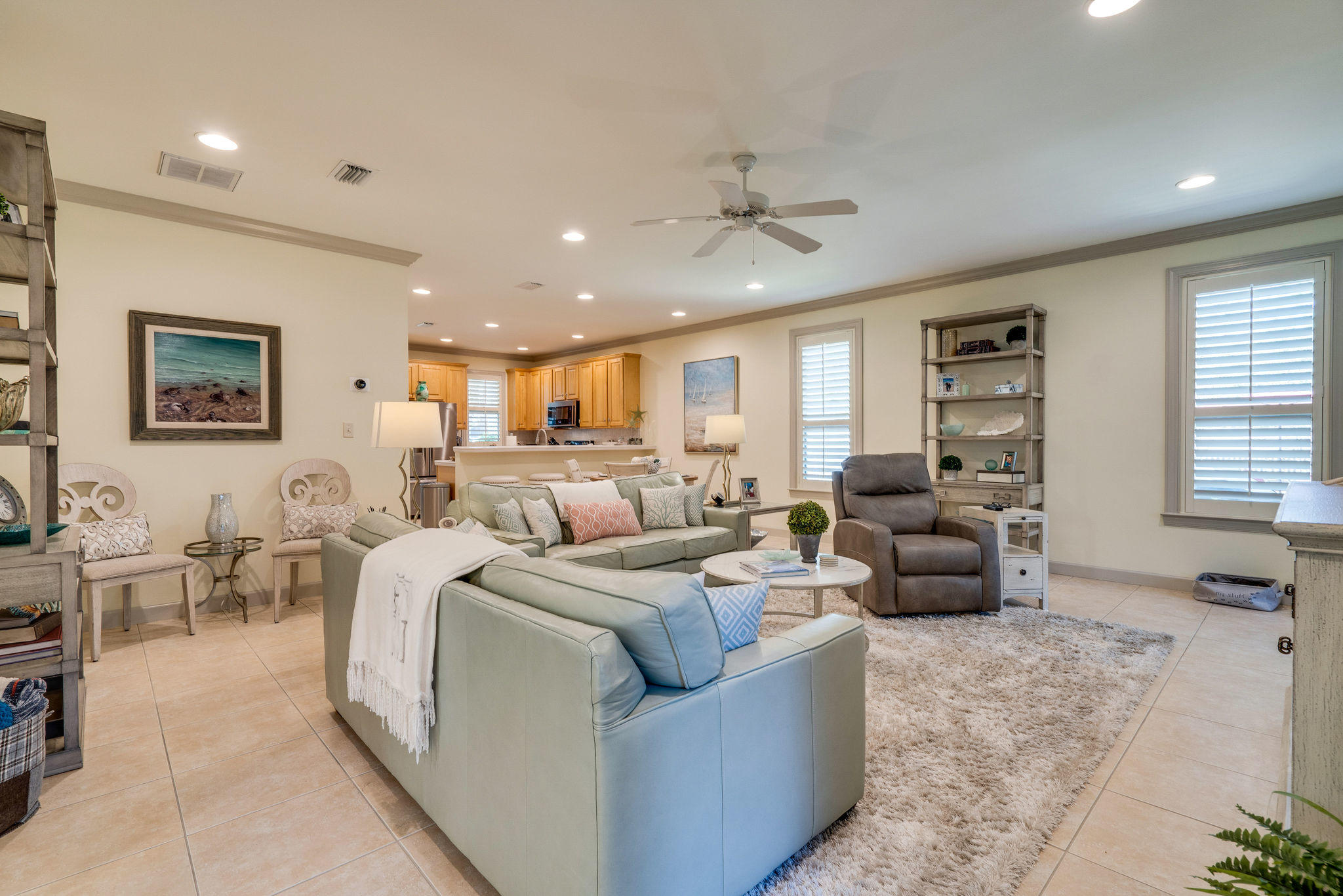 CRYSTAL LAKE - Residential