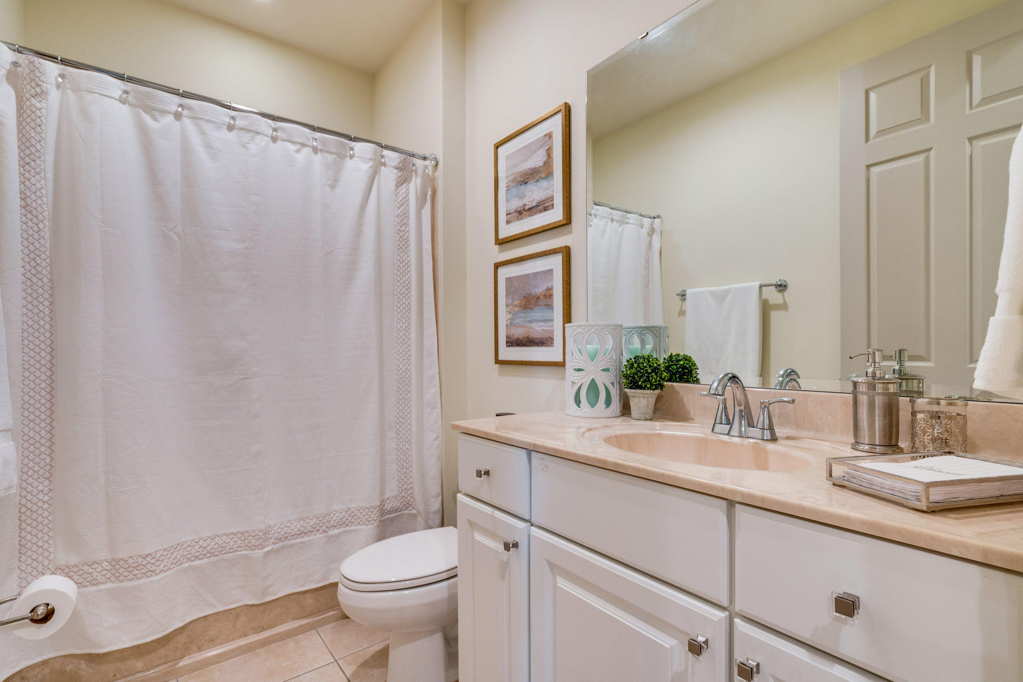 CRYSTAL LAKE - Residential