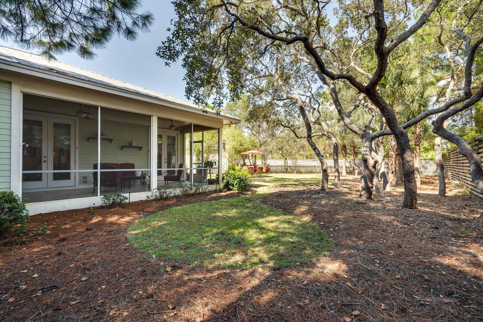 CRYSTAL LAKE - Residential