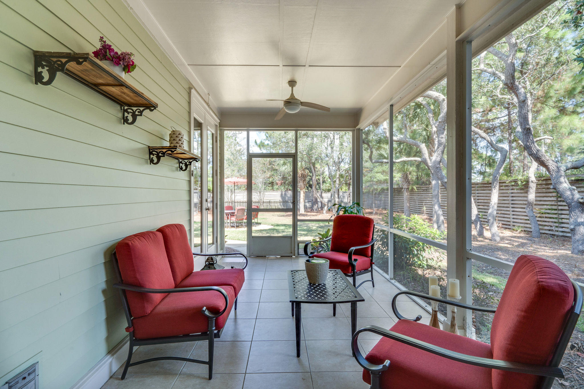 CRYSTAL LAKE - Residential