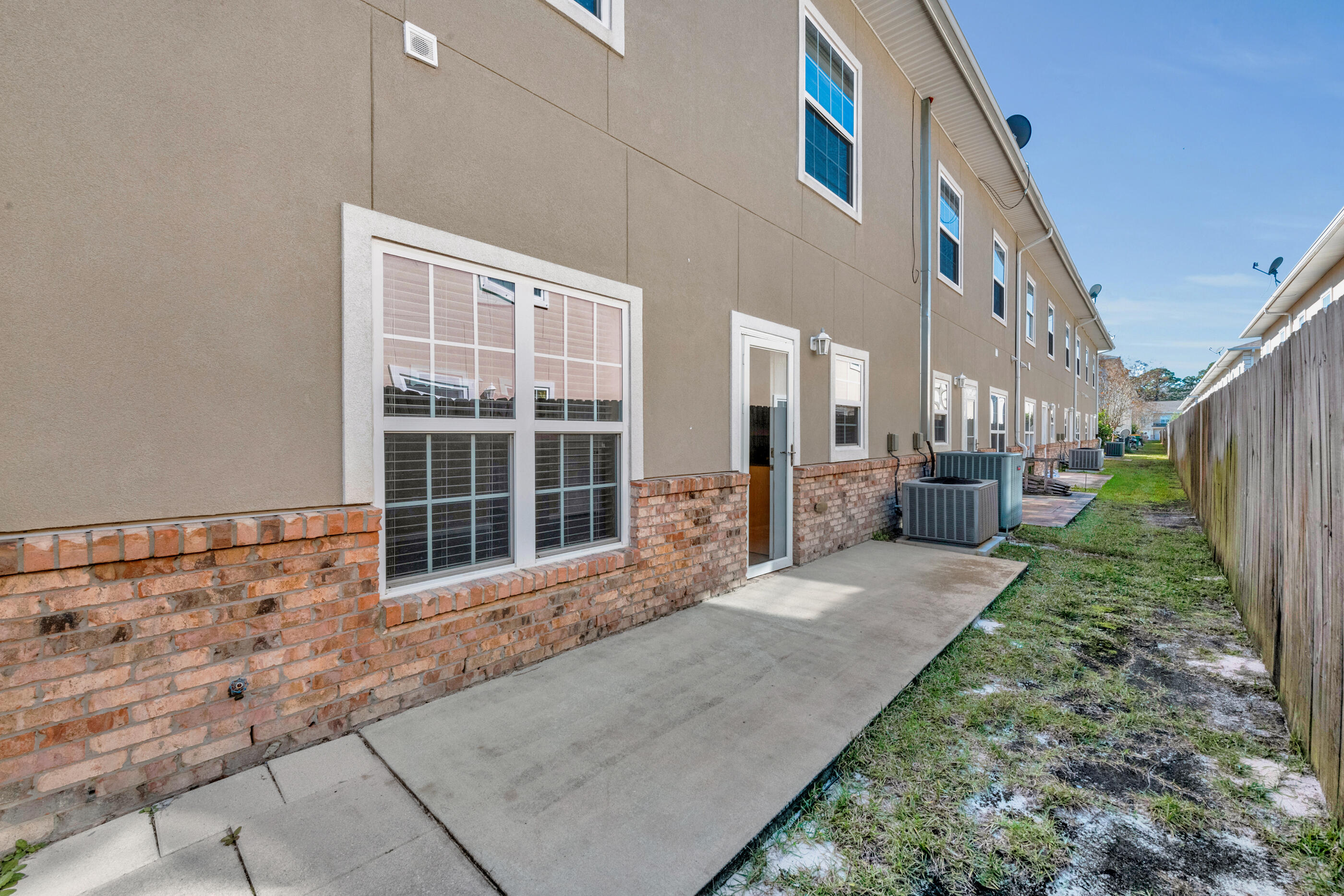 MERIDIAN SQUARE TOWNHOMES - Residential Lease
