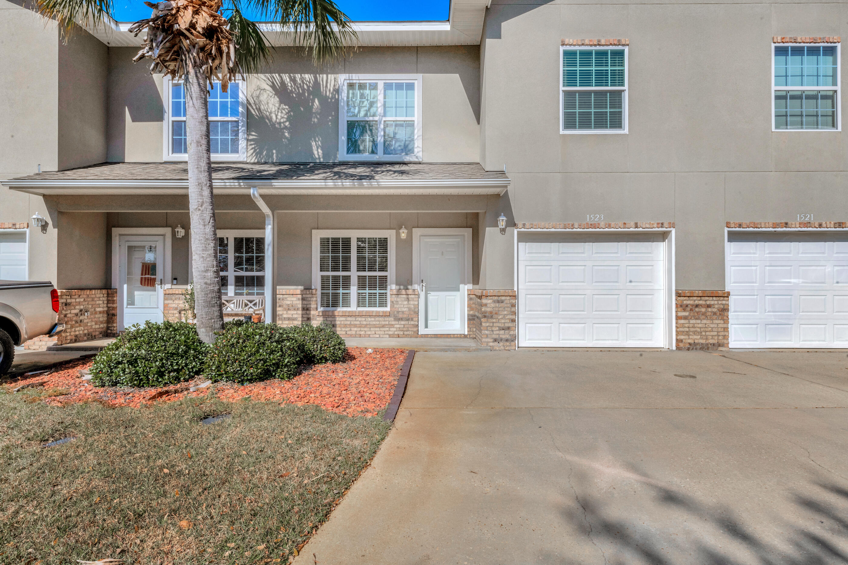 MERIDIAN SQUARE TOWNHOMES - Residential Lease