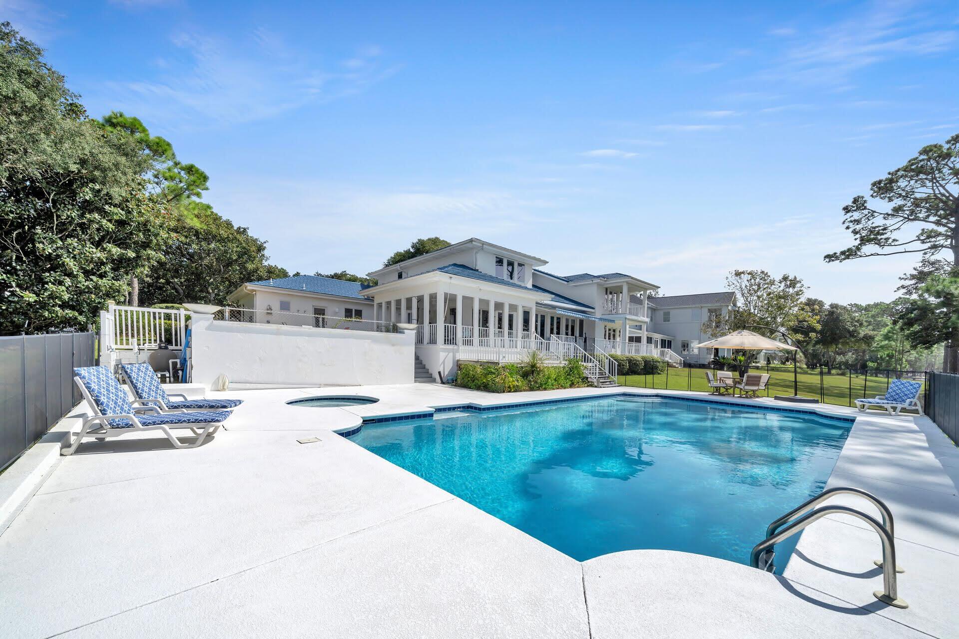 PARISH POINT - Residential