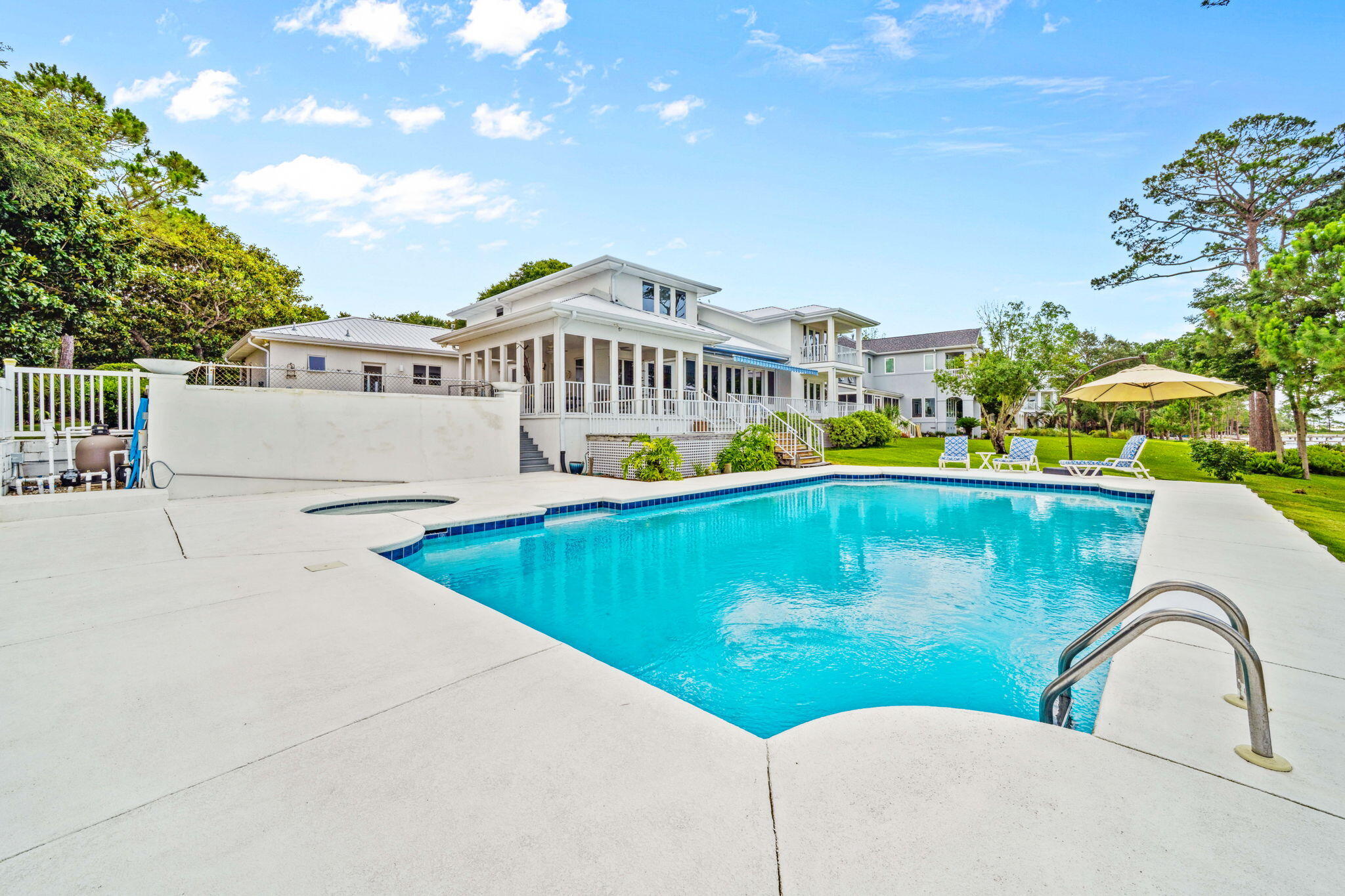 PARISH POINT - Residential