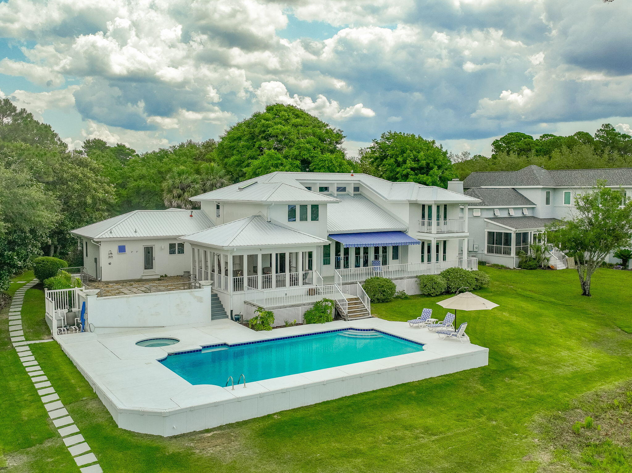PARISH POINT - Residential