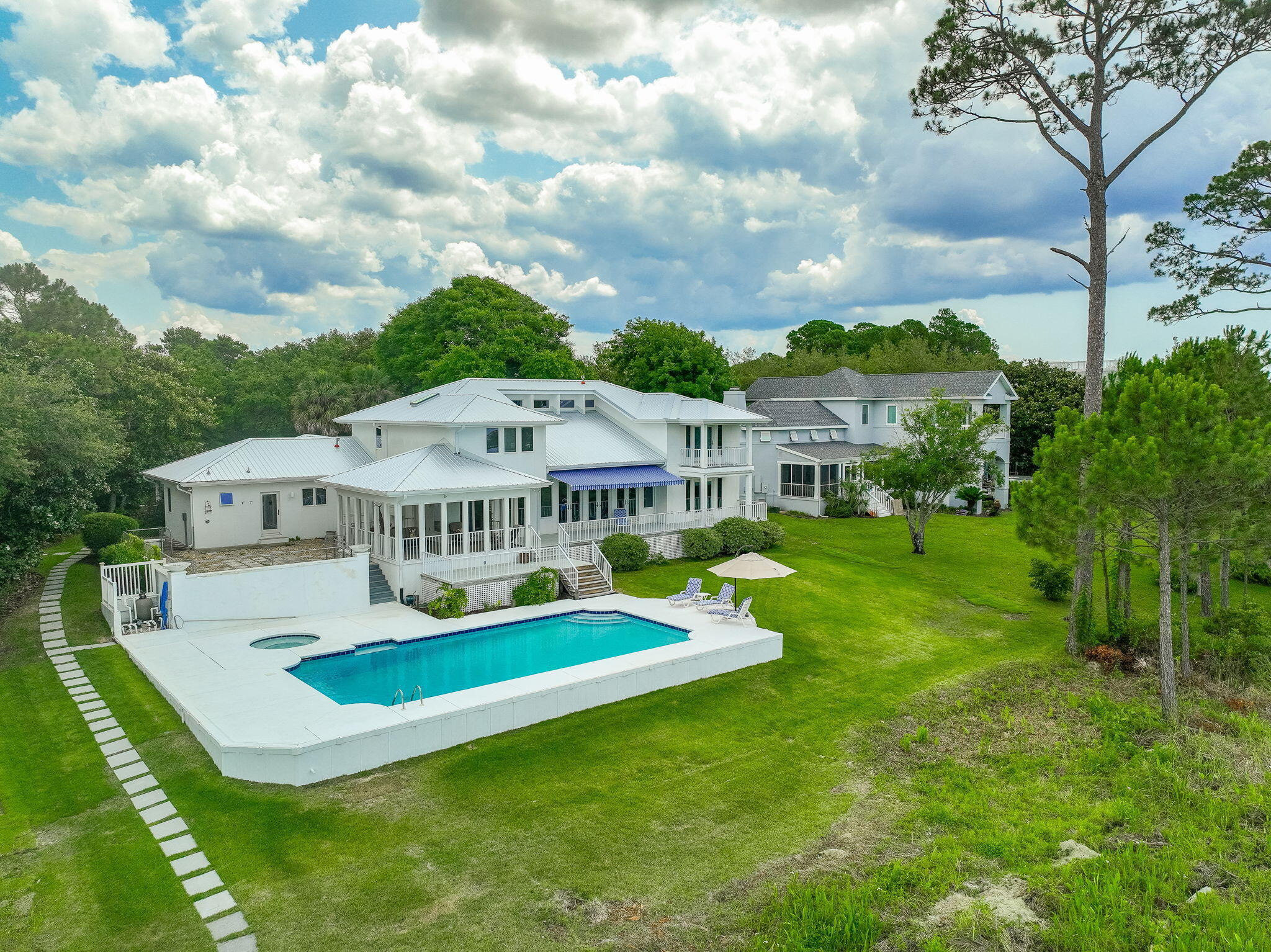 PARISH POINT - Residential