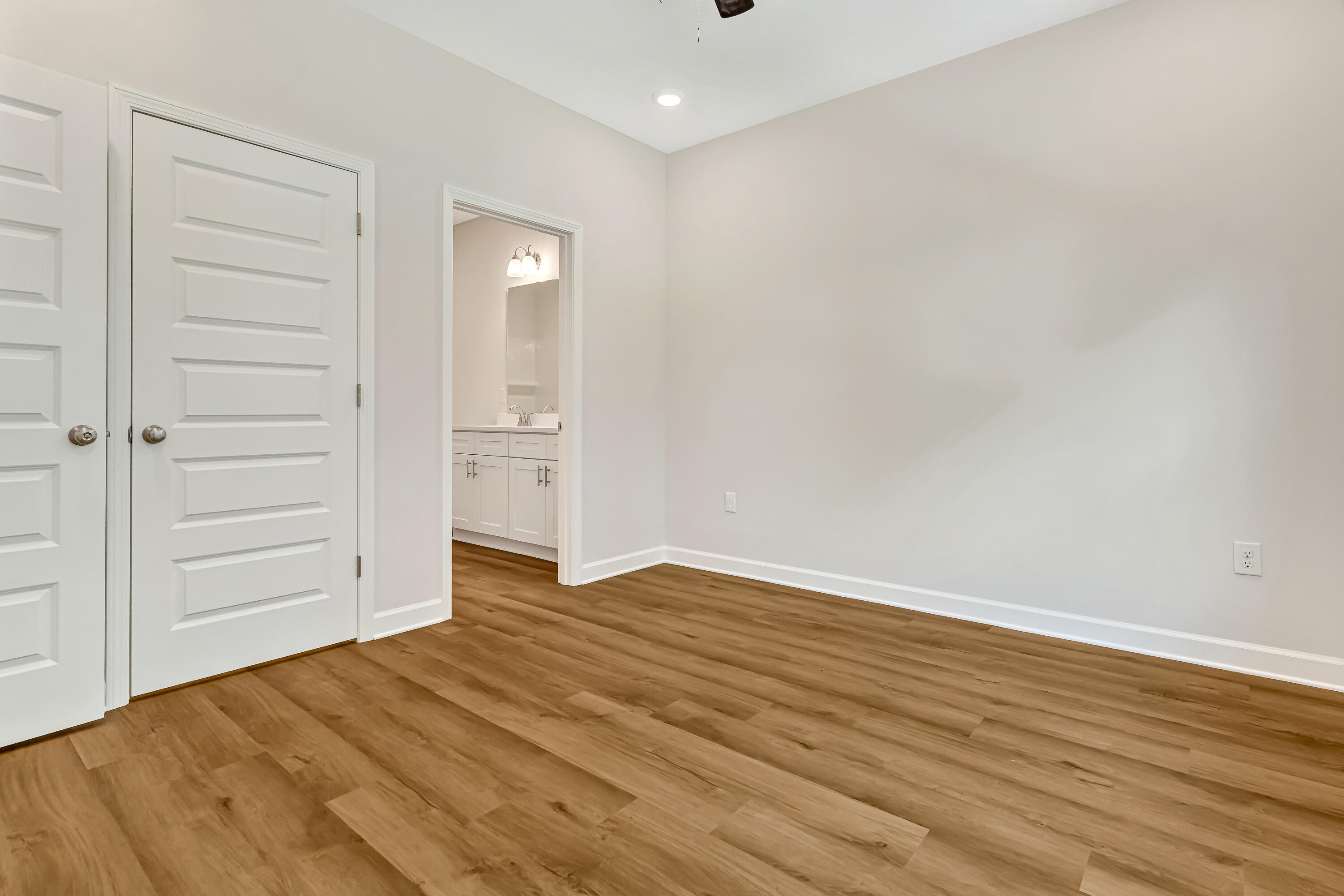 MORRIS ADDN TO CRESTVIEW - Residential