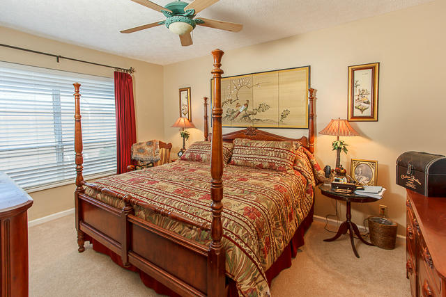 BAHAMA BEACH - Residential