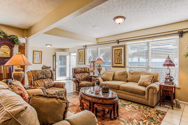 BAHAMA BEACH - Residential