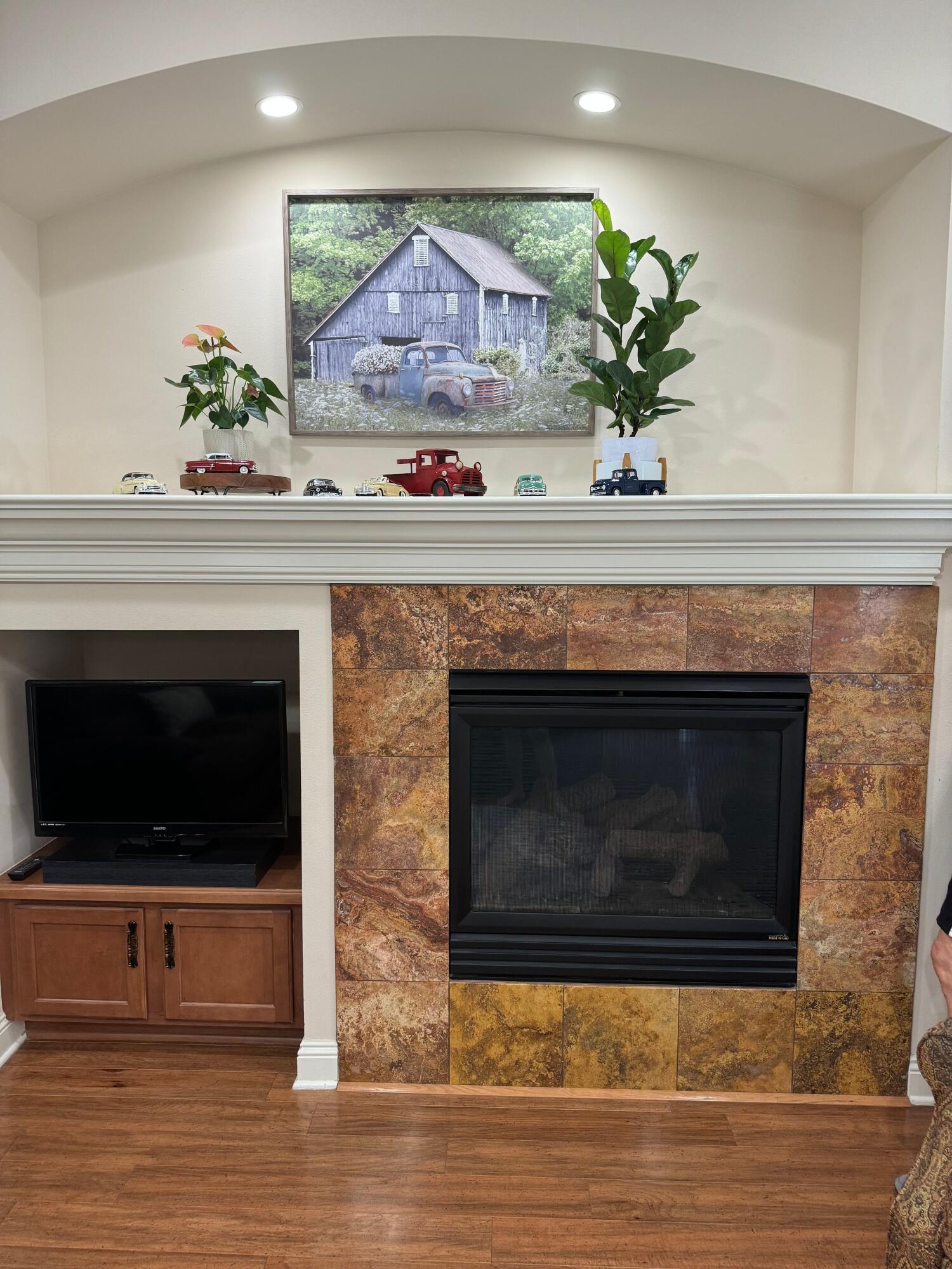 LAKE HOLLEY ESTATES - Residential