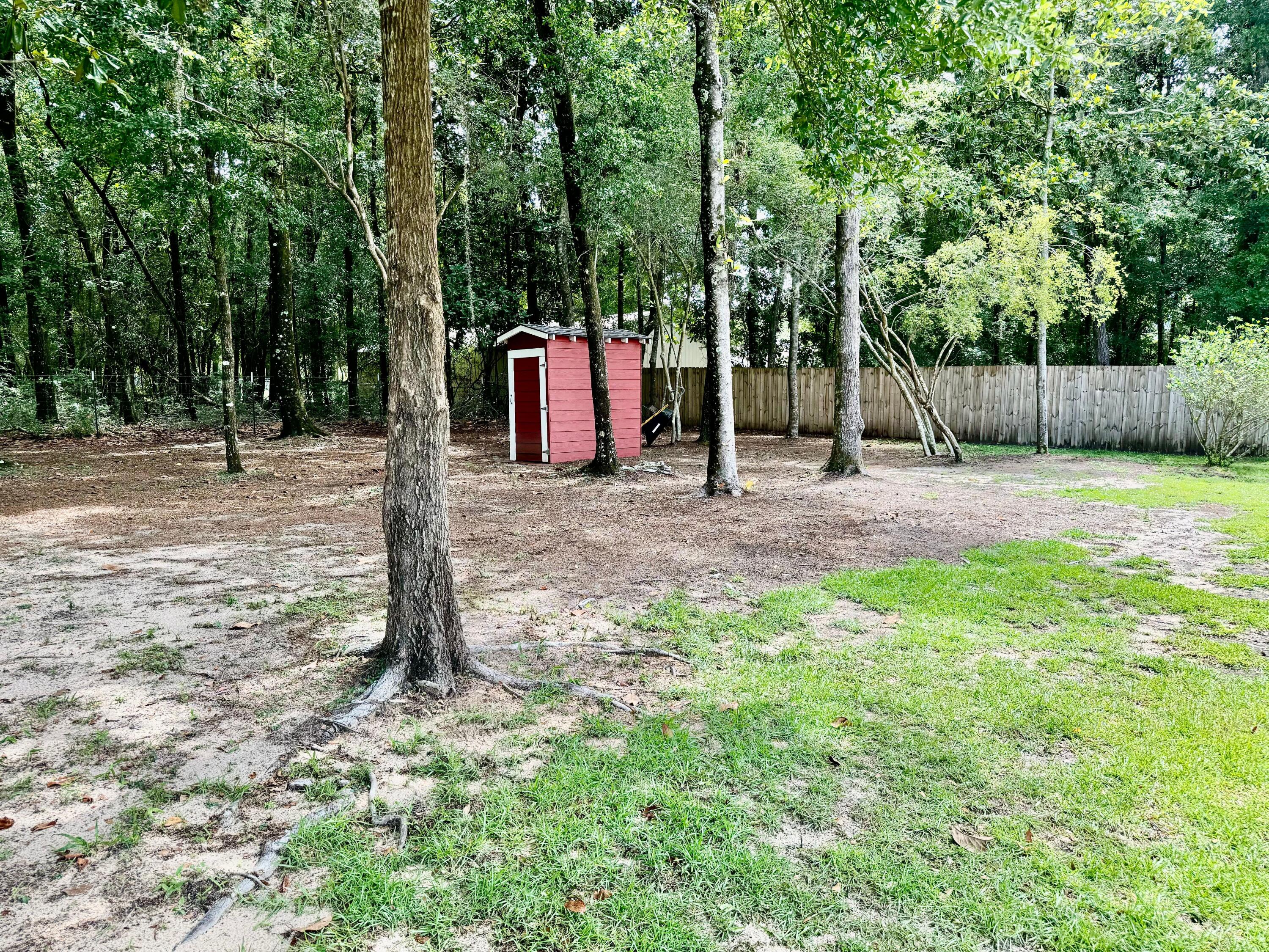 LAKE HOLLEY ESTATES - Residential