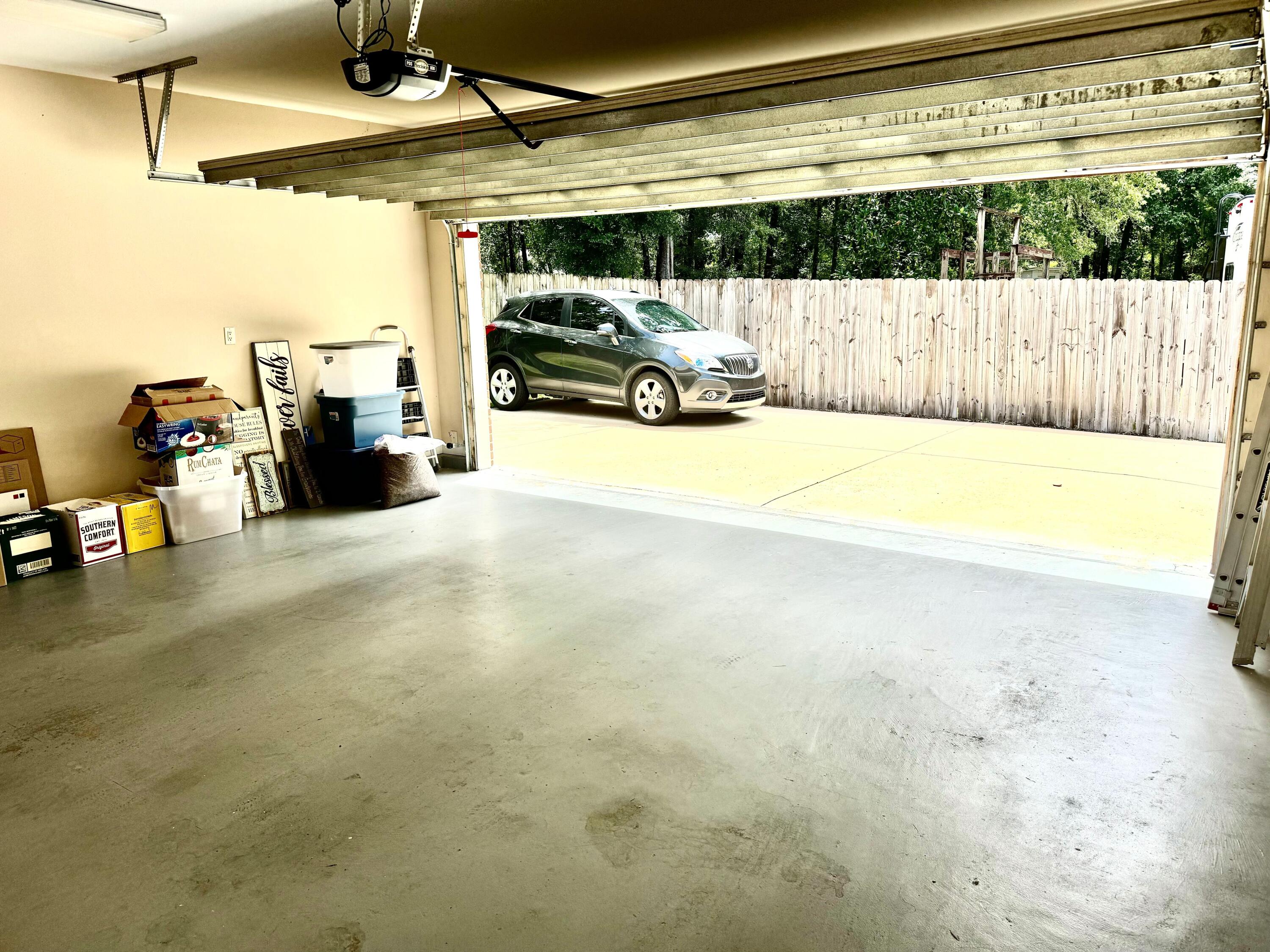 LAKE HOLLEY ESTATES - Residential