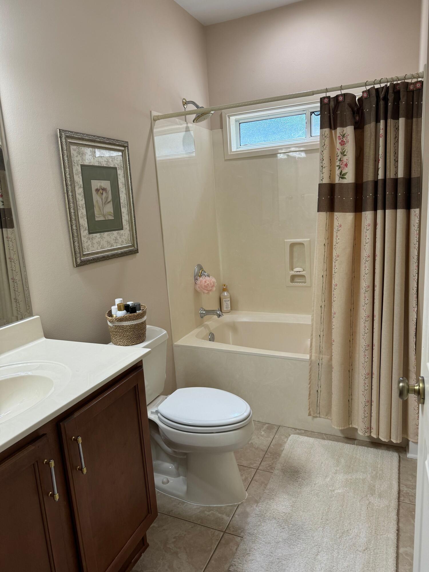 LAKE HOLLEY ESTATES - Residential