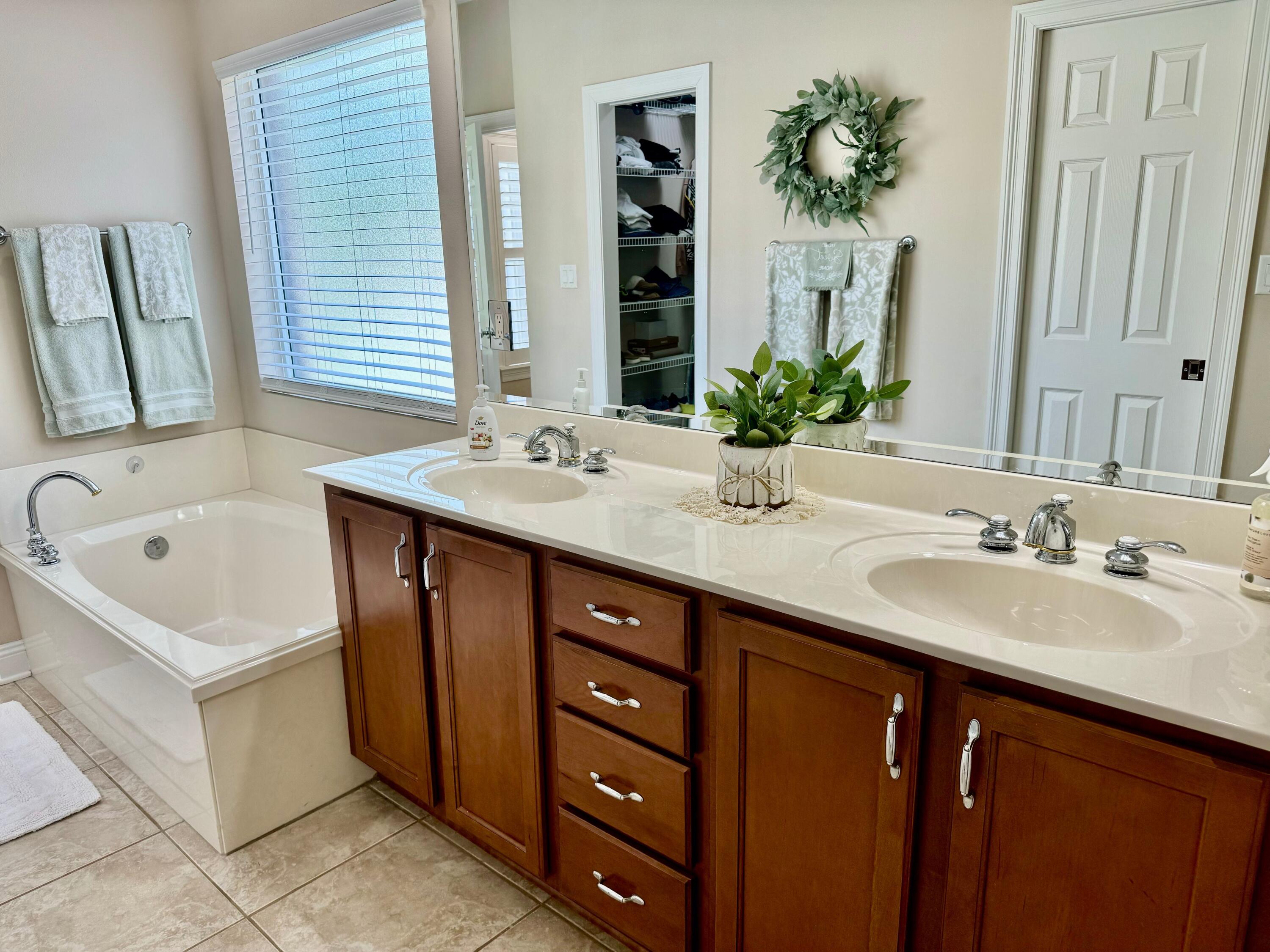 LAKE HOLLEY ESTATES - Residential