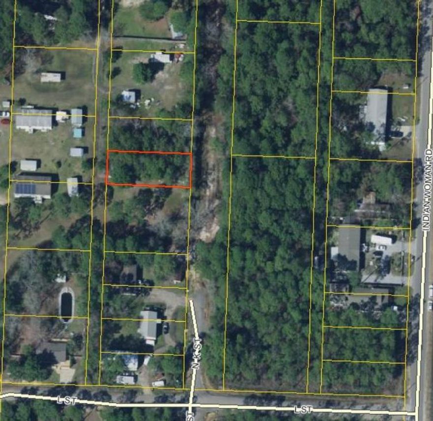 Build your dream home in the up andcoming area in Santa Rosa Beach, FL. As a crow flies you're less than 4 miles to the most beautiful white sandy beaches of the Emerald Coast. Under 1000 feet to Mills Bayou and a little over a half of a mile to Choctawhatchee Bay. Shopping, dining, and entertainment of the 30A and Destin Areas are minutes away. Nice sized level lot. Buyer to do own due diligence.