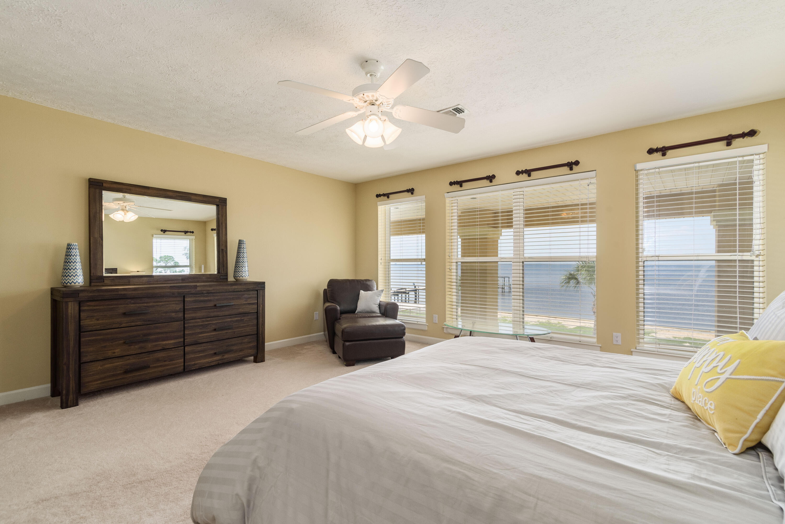 WHISPER BAY - Residential