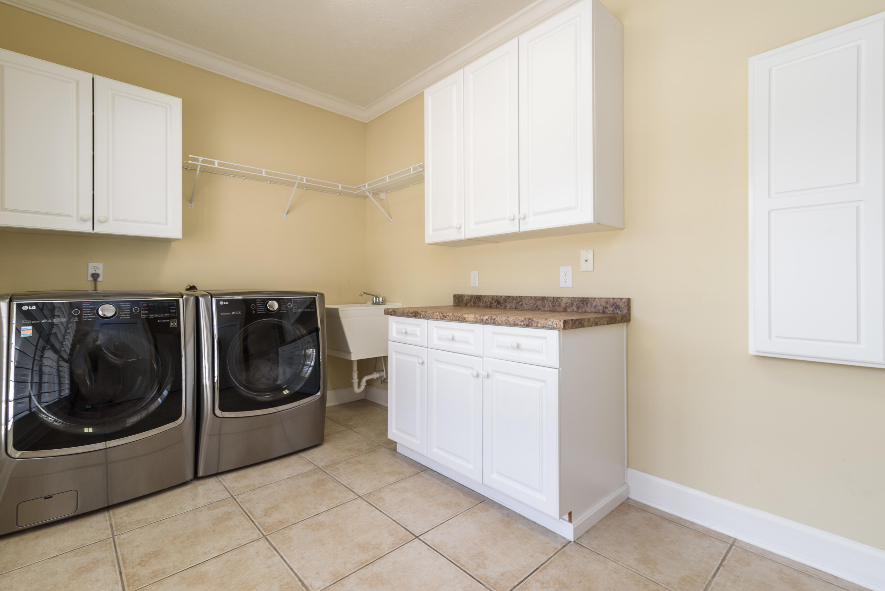 WHISPER BAY - Residential