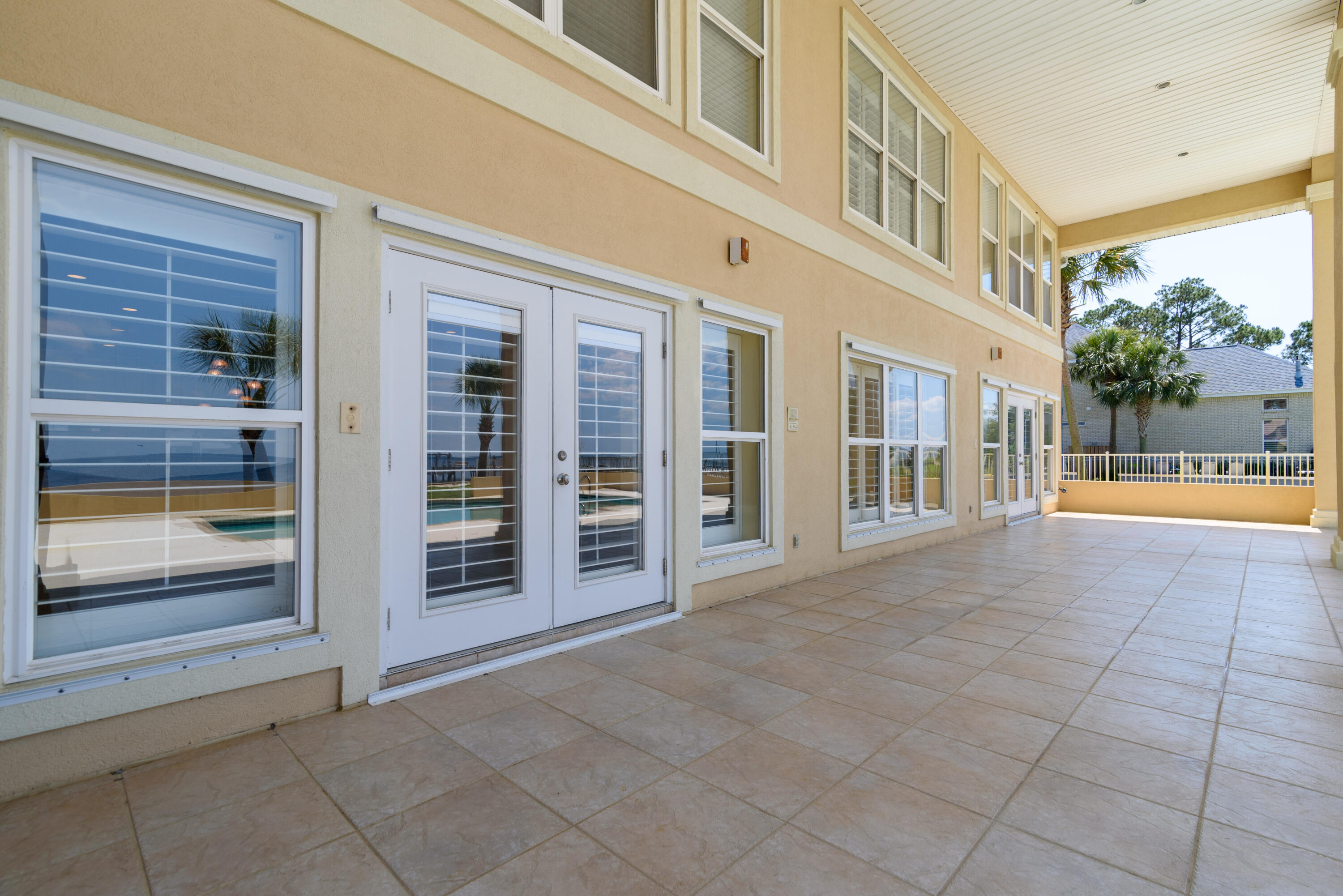 WHISPER BAY - Residential