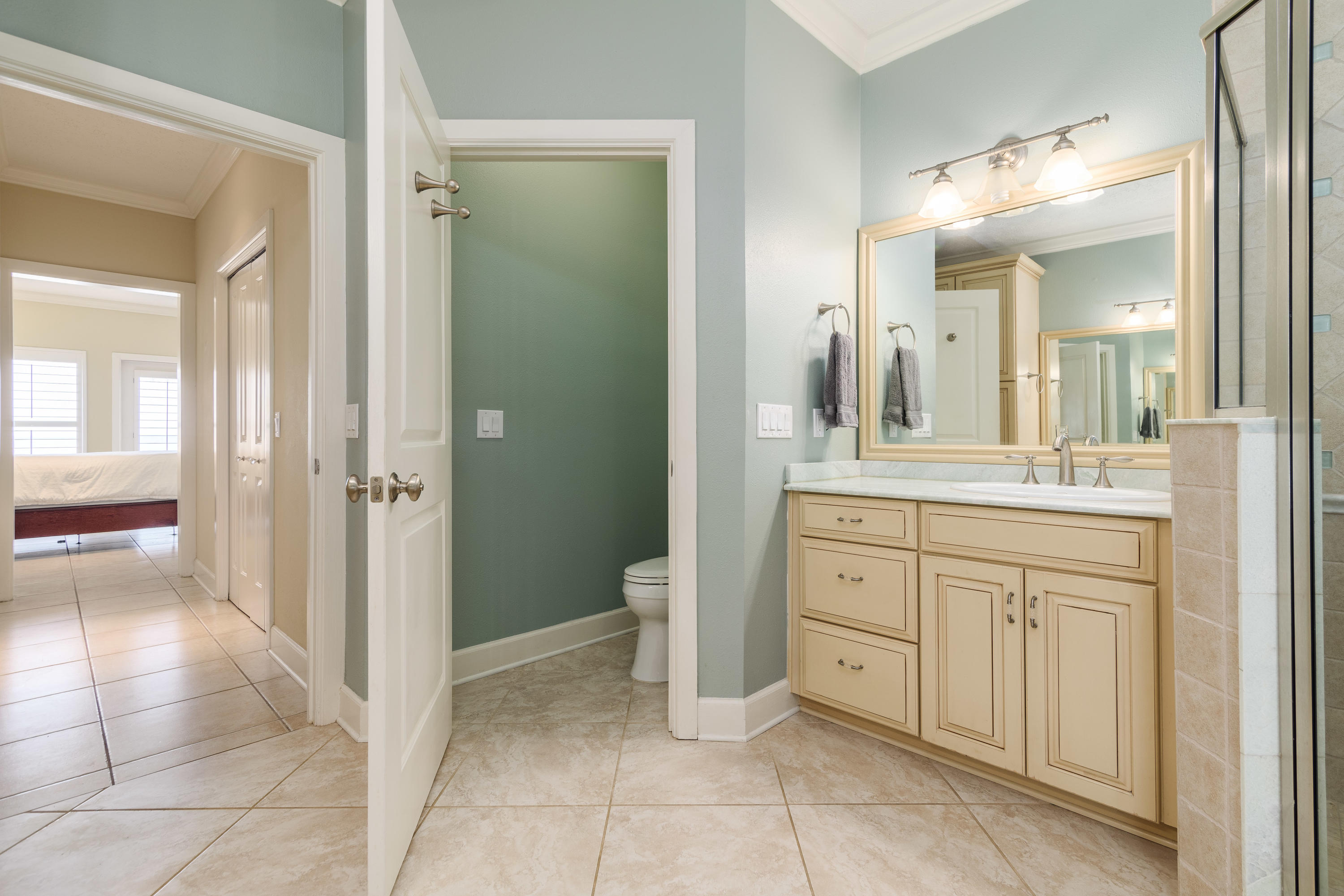 WHISPER BAY - Residential