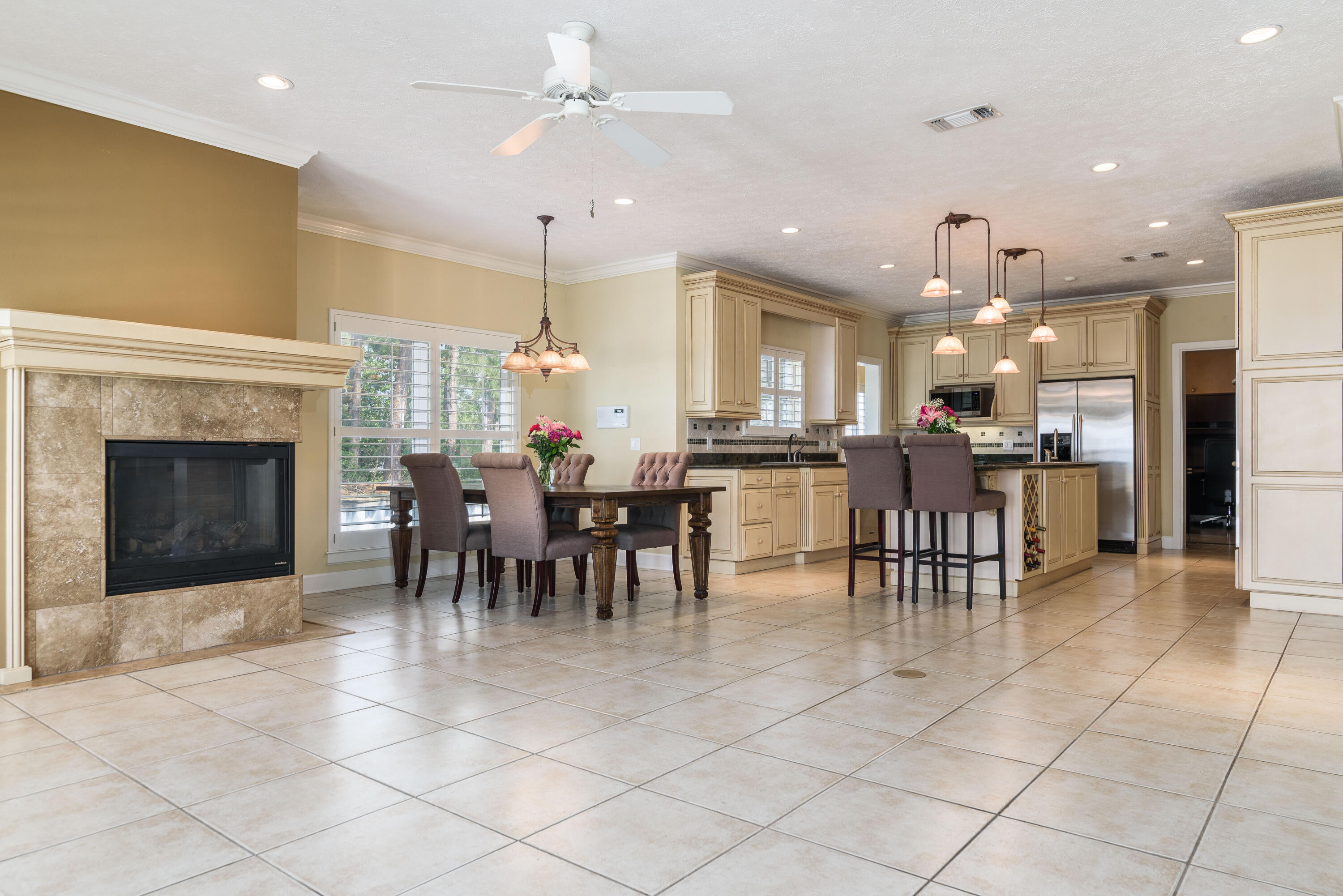 WHISPER BAY - Residential