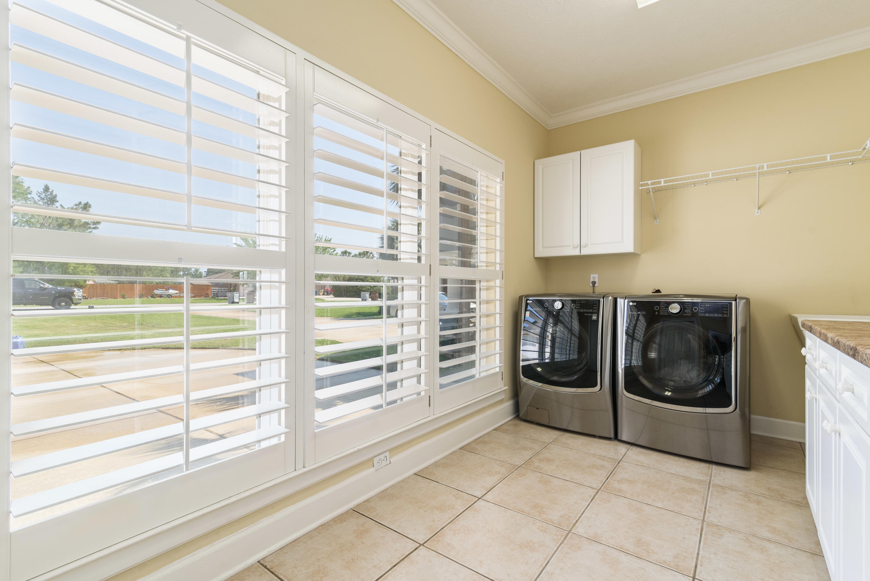 WHISPER BAY - Residential