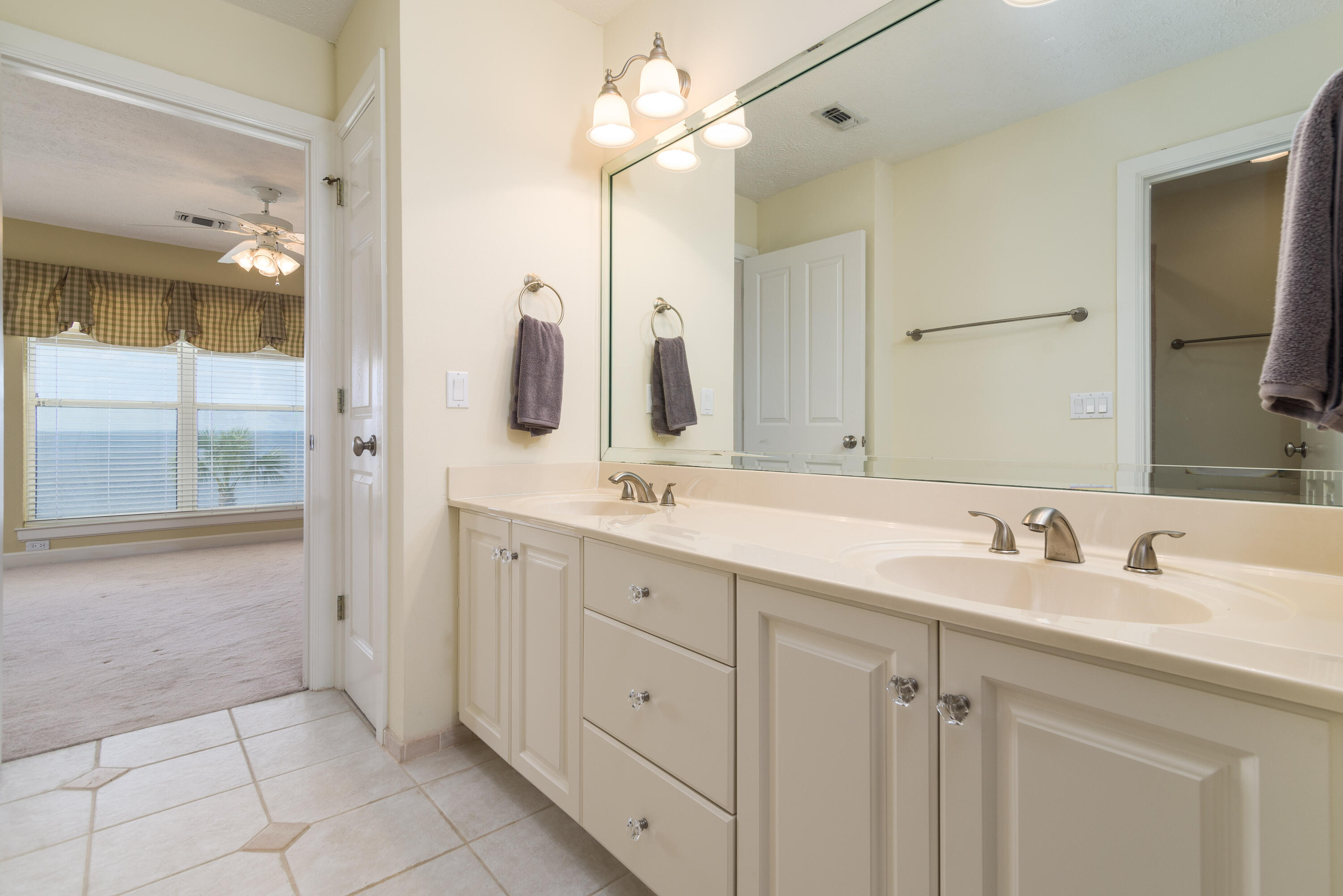 WHISPER BAY - Residential