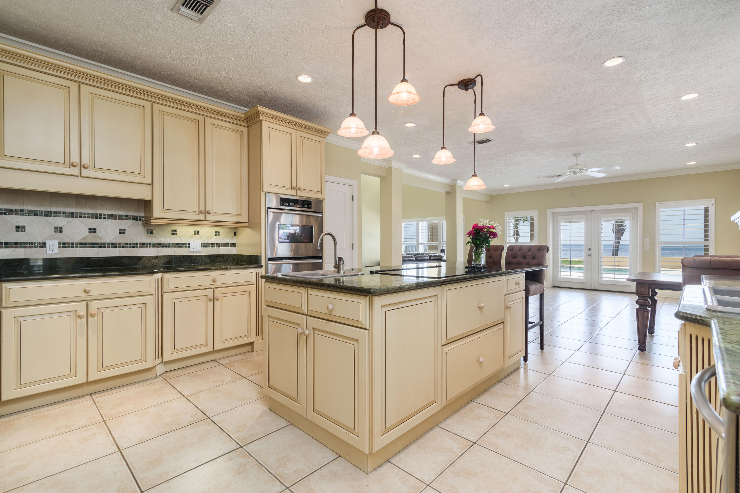 WHISPER BAY - Residential