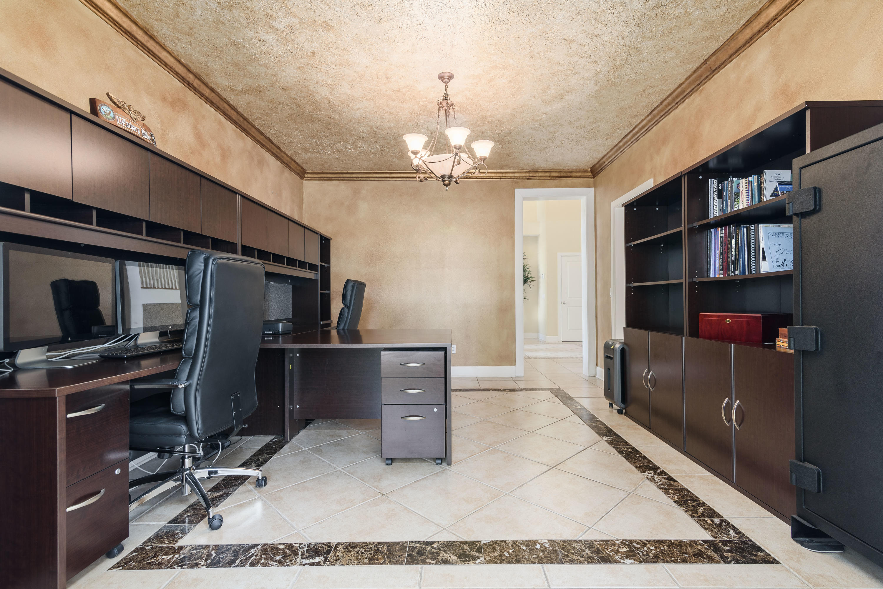 WHISPER BAY - Residential