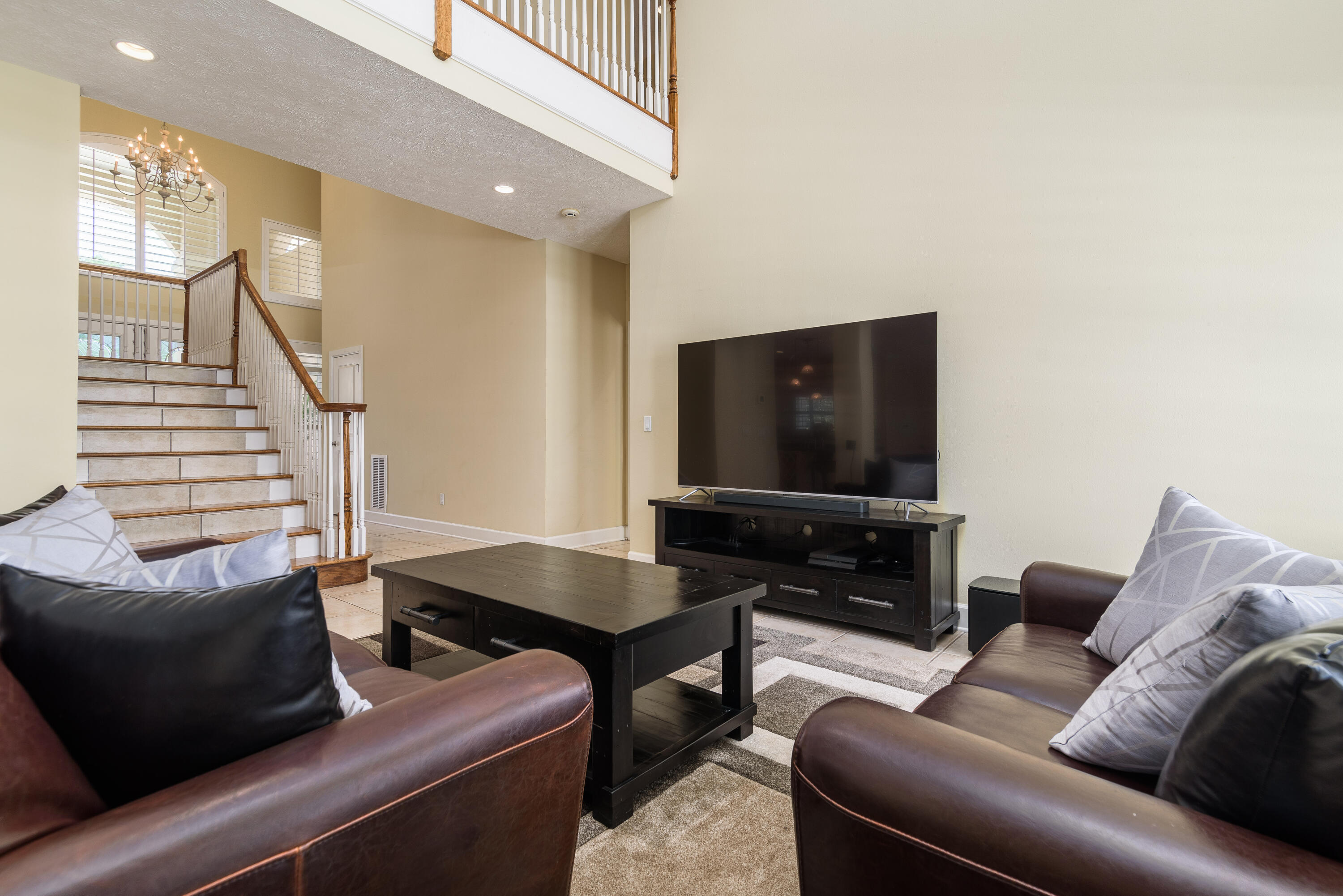 WHISPER BAY - Residential